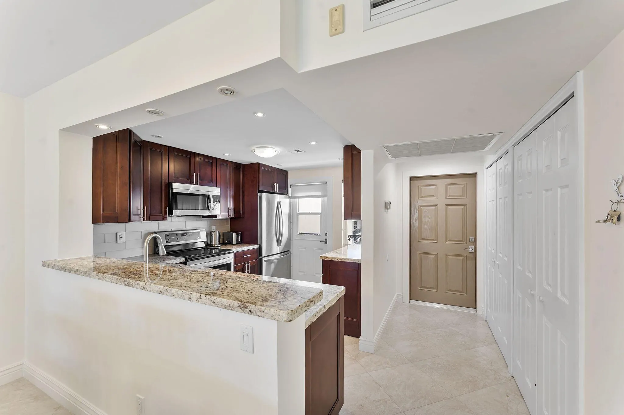 2871 N Ocean Boulevard, #D410