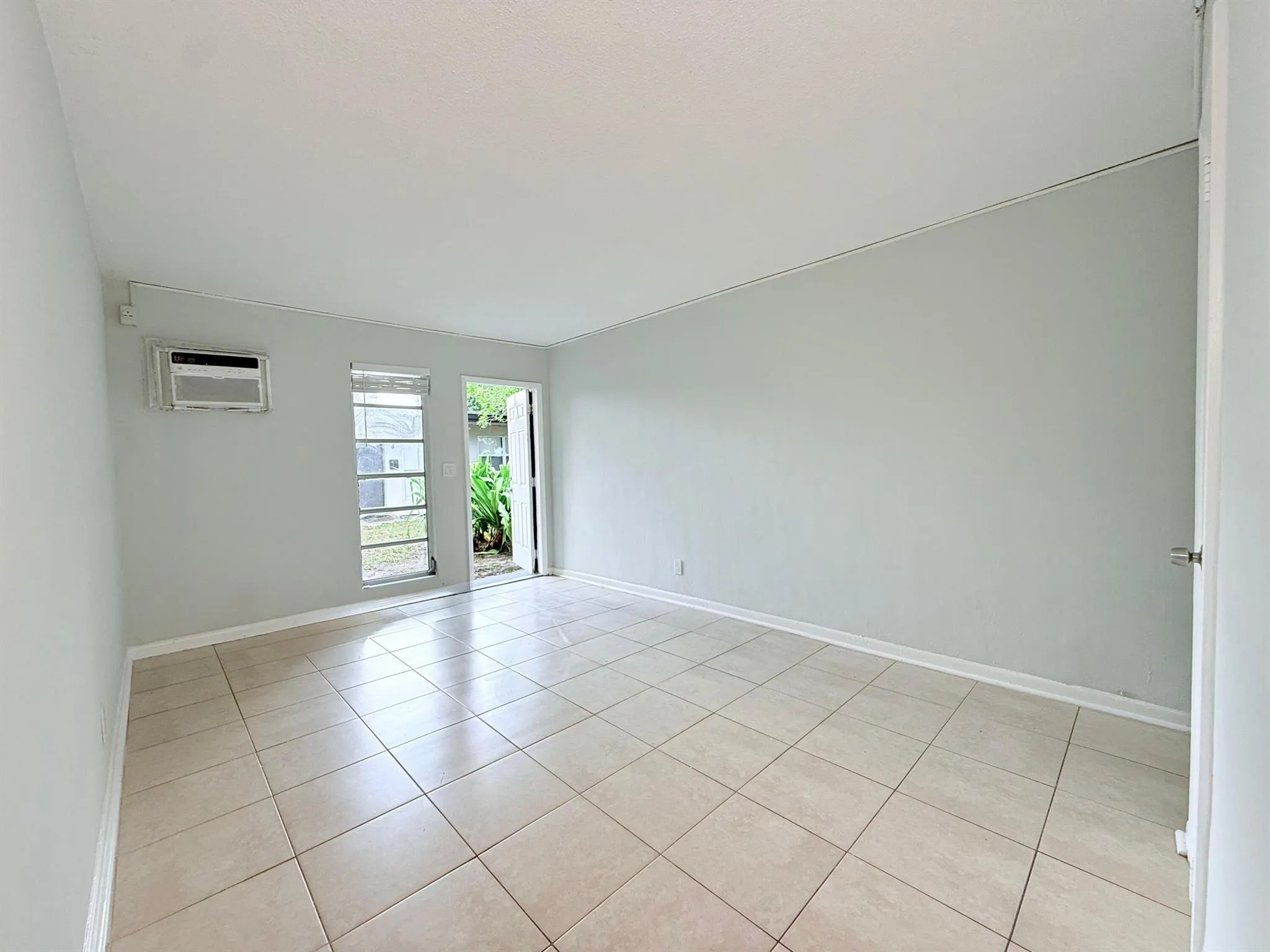 809 2nd Street, #3