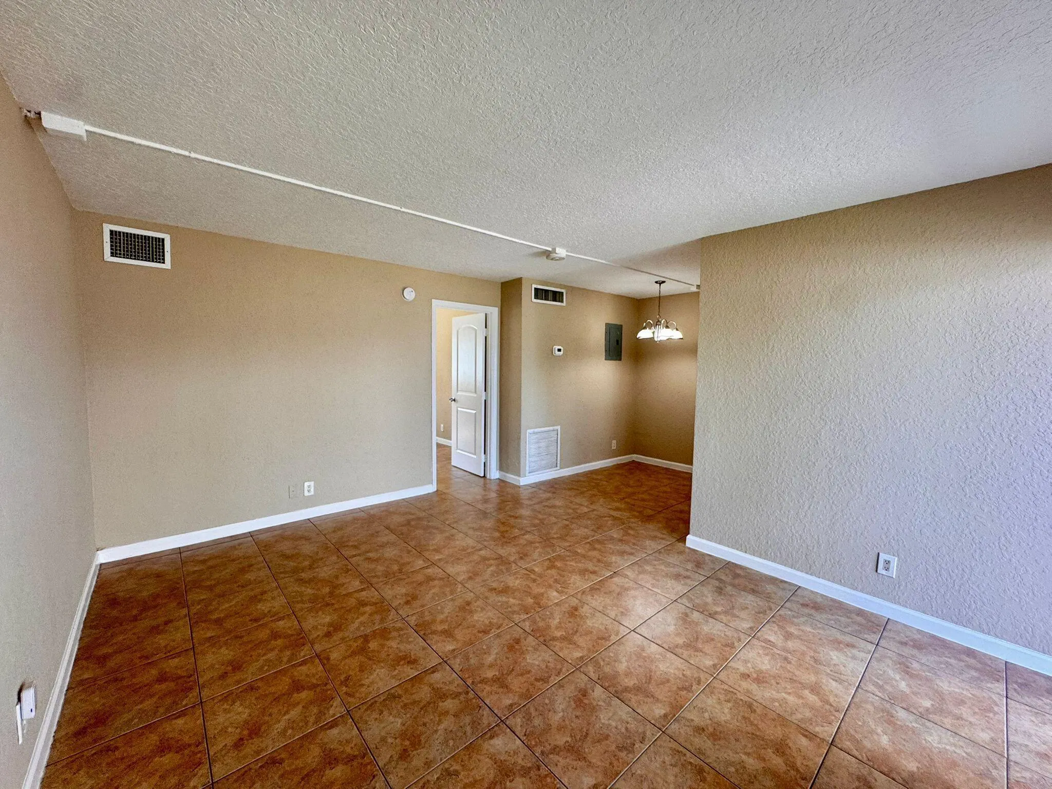 1651 NE 33rd Street, #7