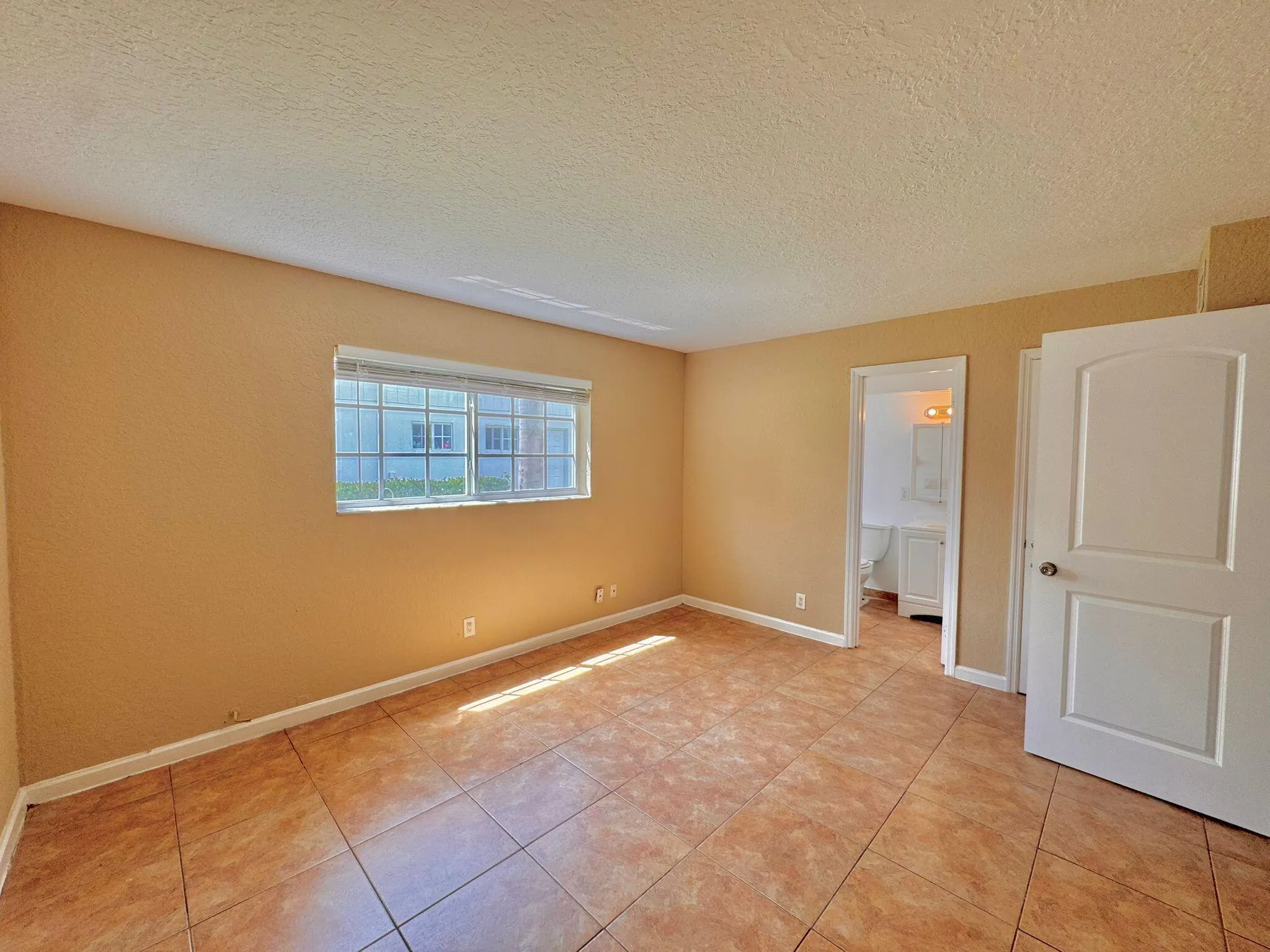 1651 NE 33rd Street, #7