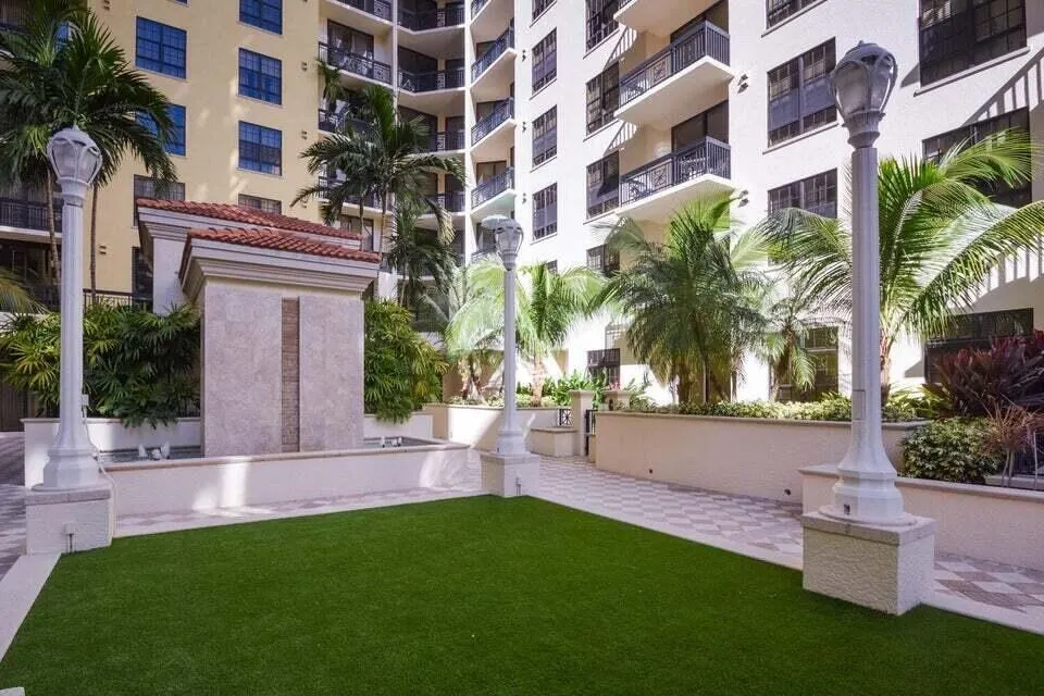 701 S Olive Avenue, #117