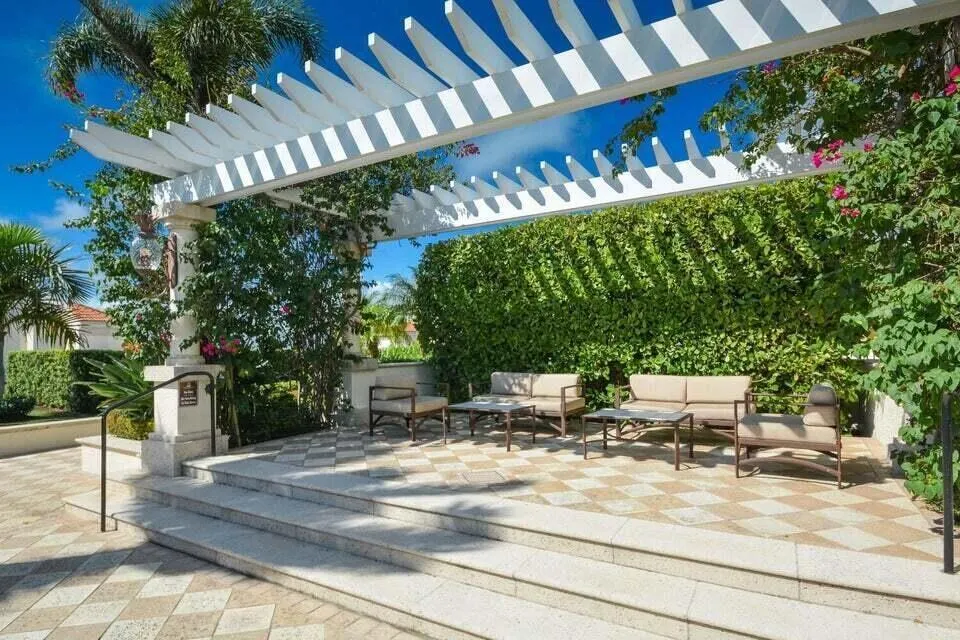 701 S Olive Avenue, #117