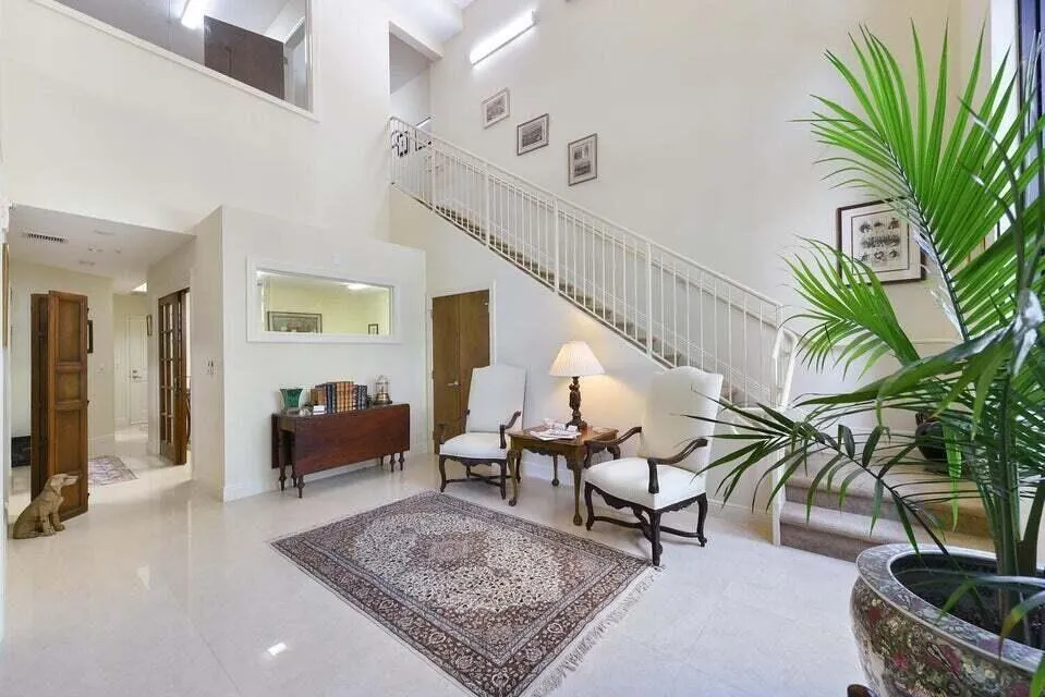 701 S Olive Avenue, #117