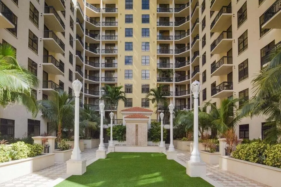 701 S Olive Avenue, #117