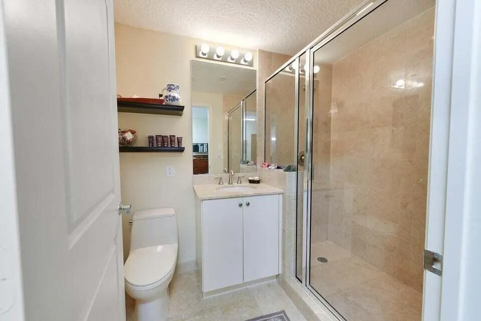 701 S Olive Avenue, #117