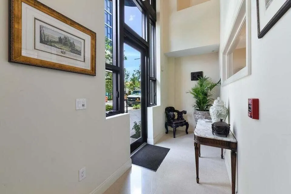 701 S Olive Avenue, #117