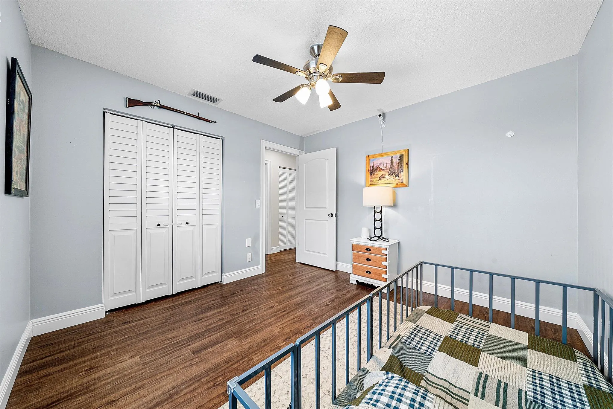 5587 3rd Road