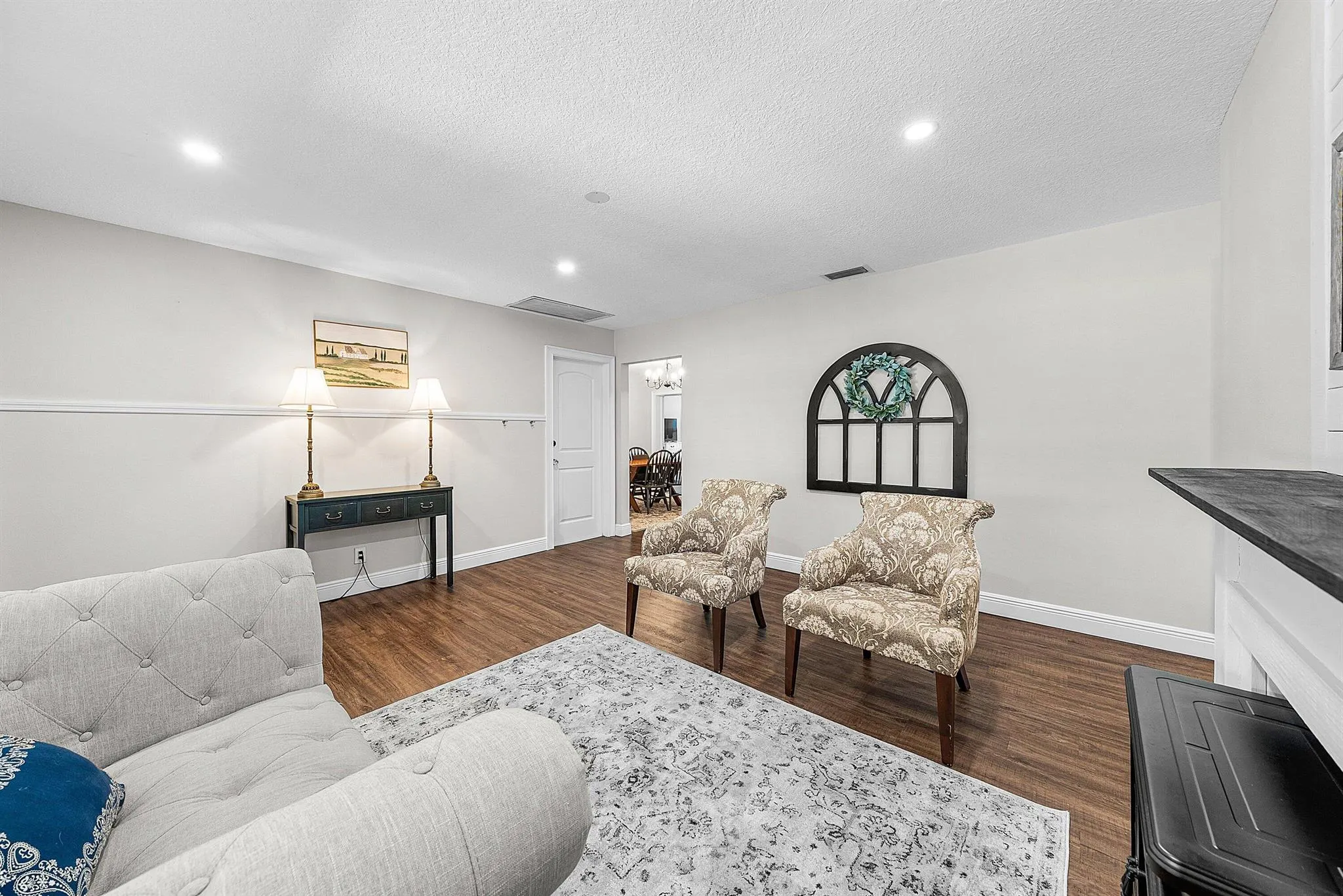 5587 3rd Road