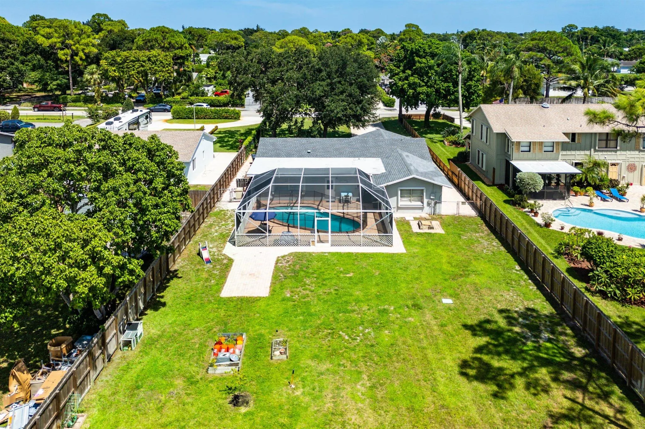 5587 3rd Road