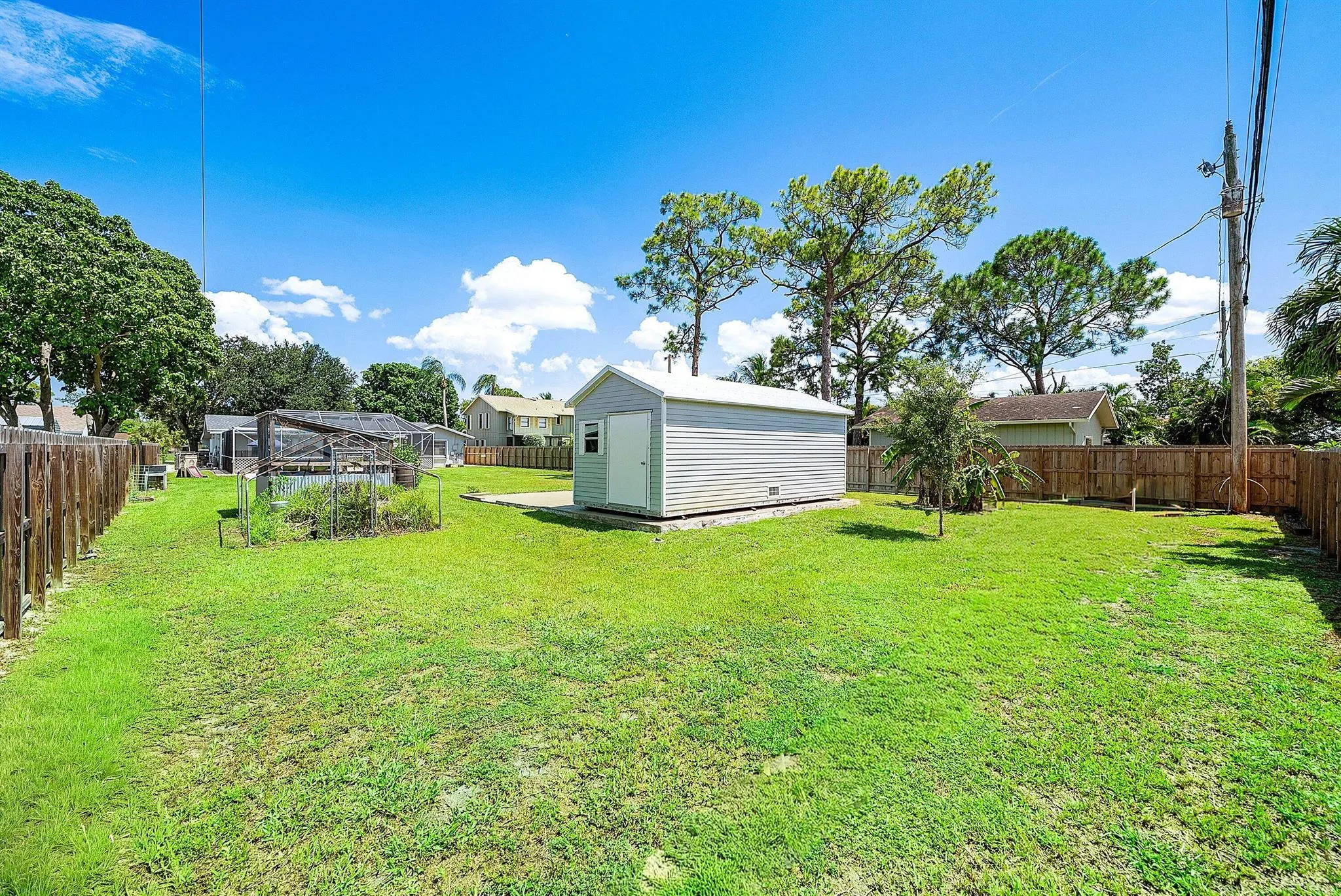 5587 3rd Road