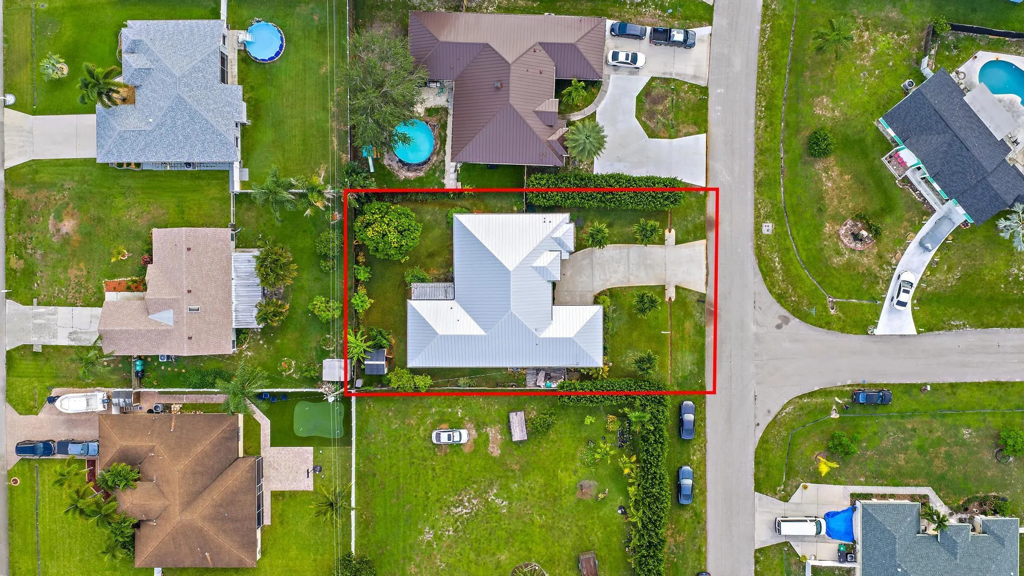 381 SW Hollyhock Drive