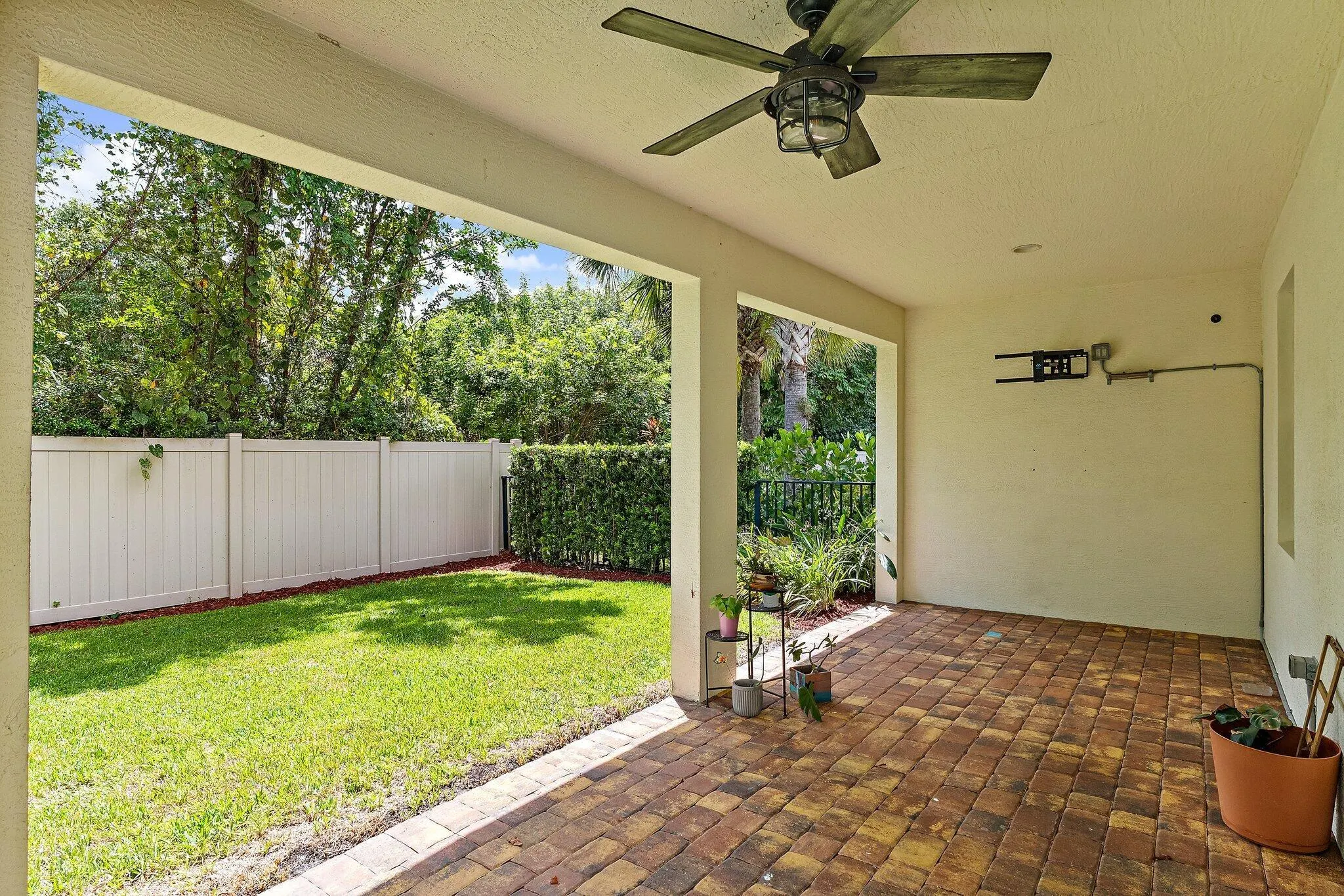 7162 Limestone Cay Road