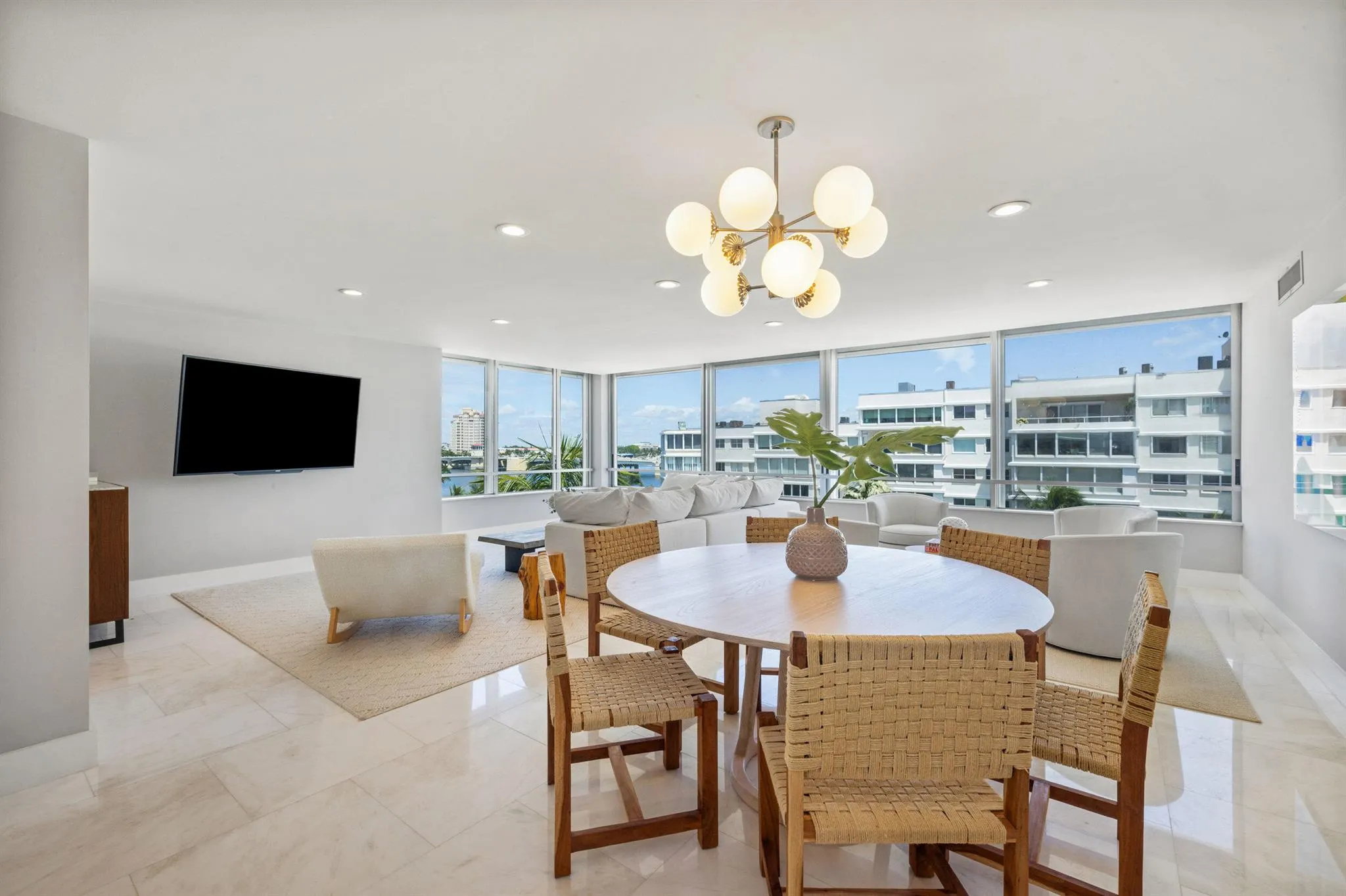 44 Cocoanut Row, #510/511 B