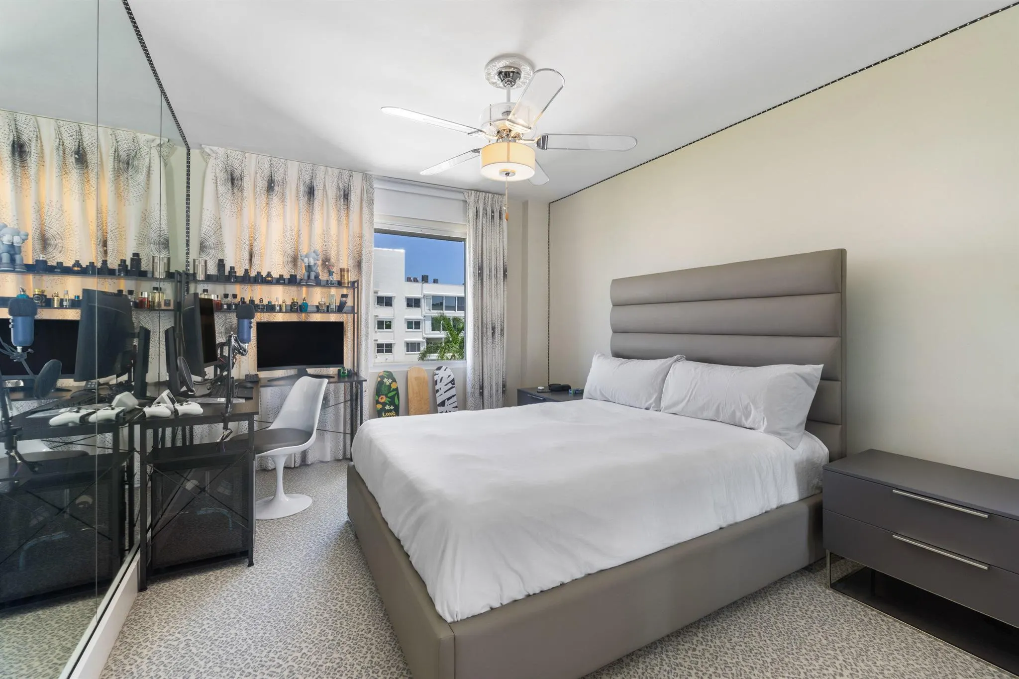 44 Cocoanut Row, #510/511 B