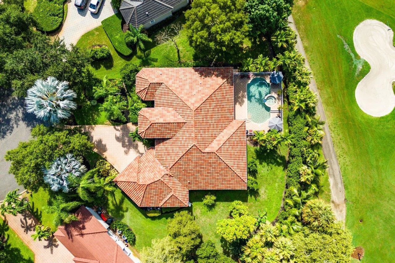 911 Forest Glen Lane