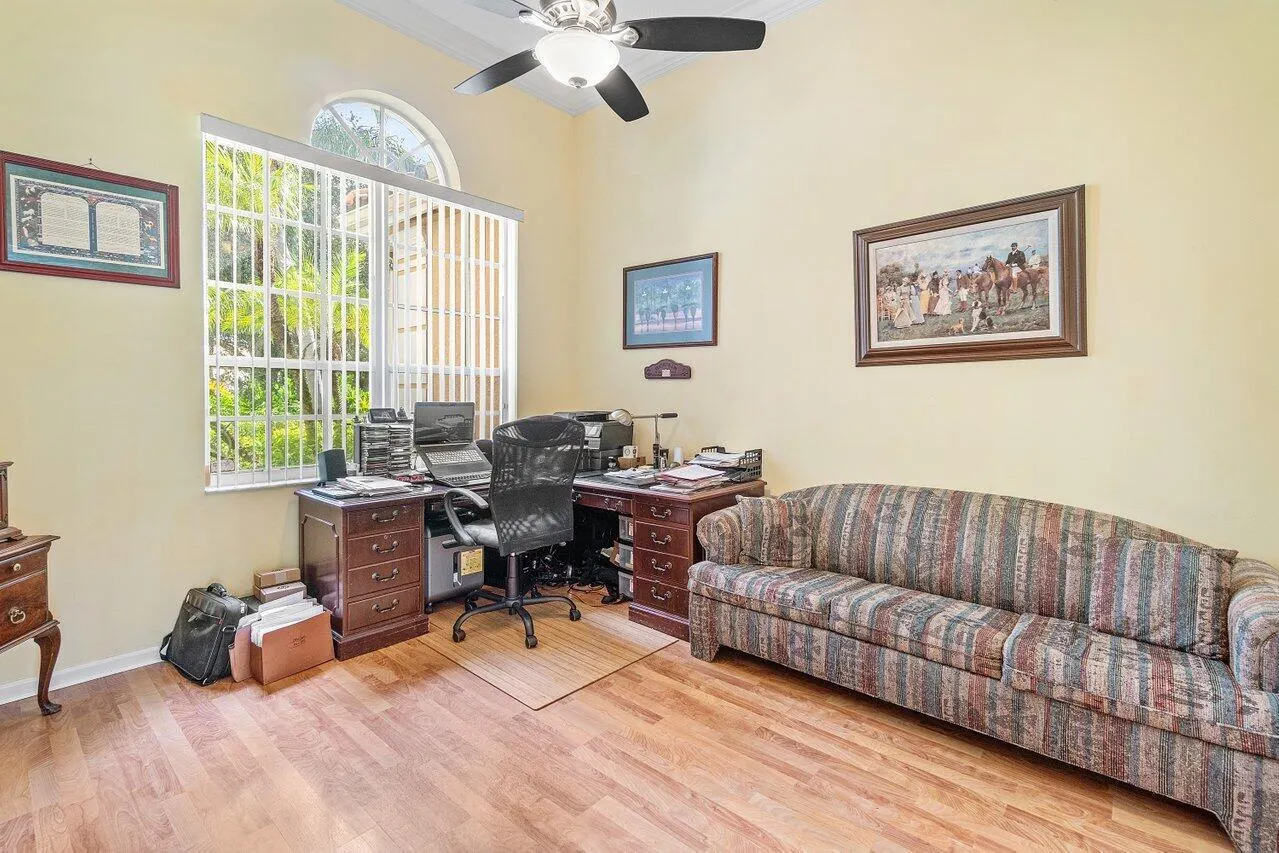 911 Forest Glen Lane
