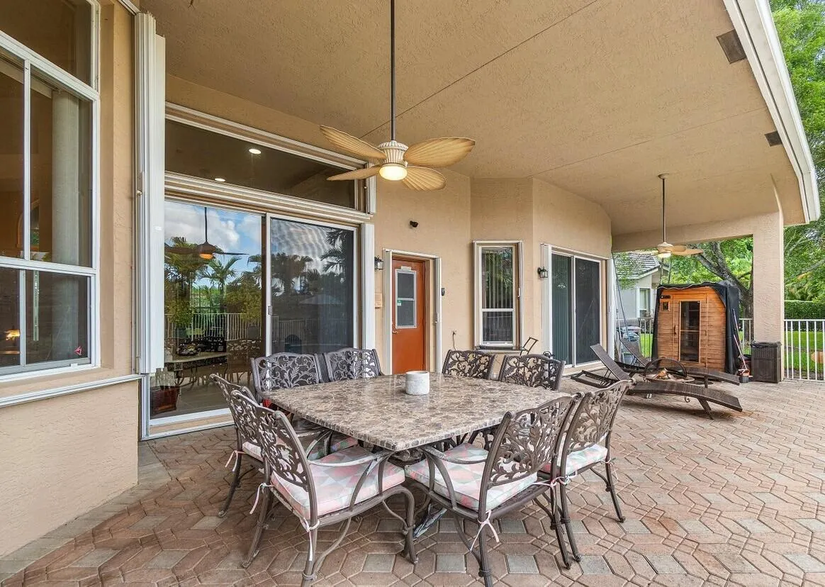911 Forest Glen Lane