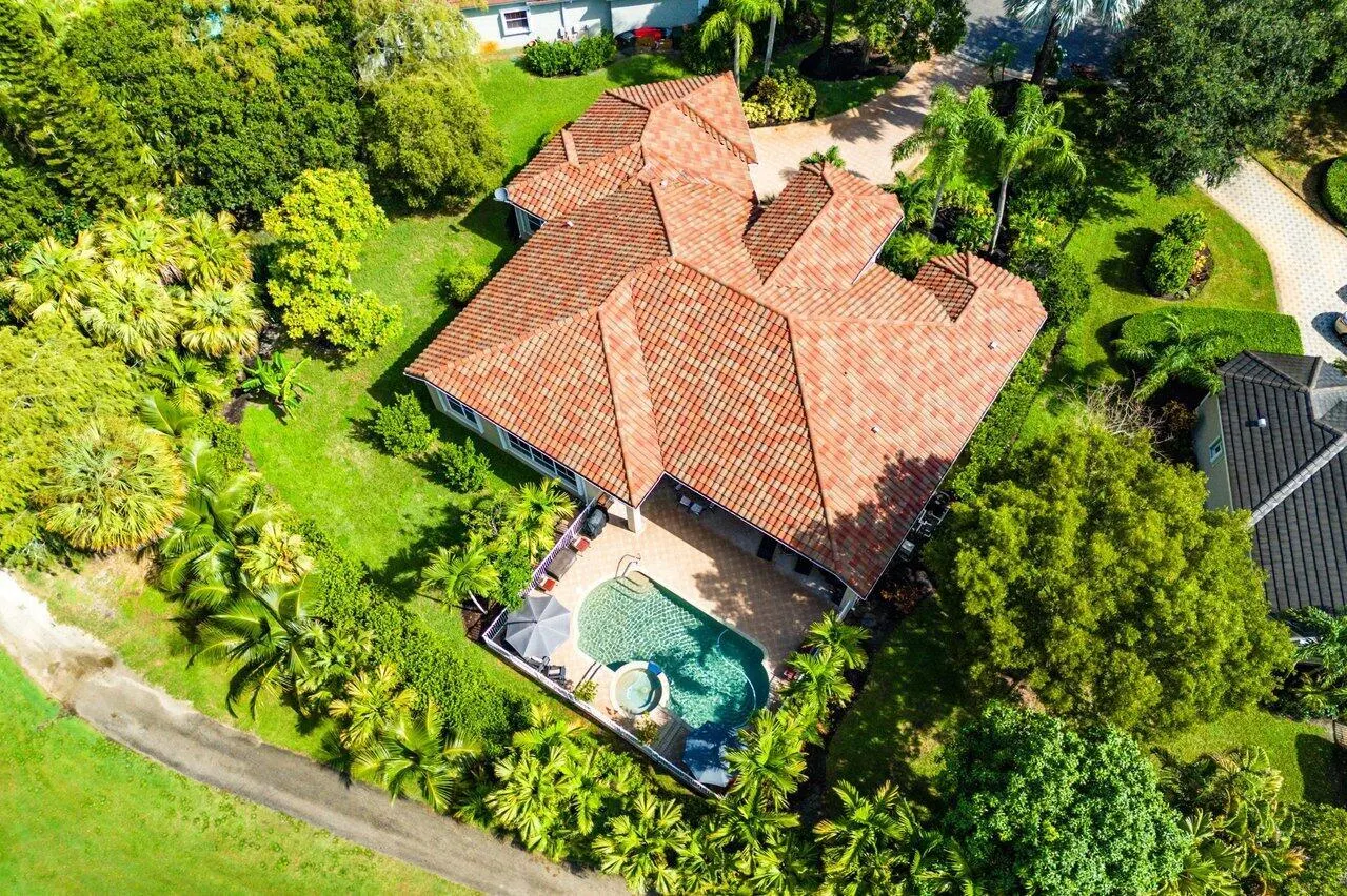 911 Forest Glen Lane