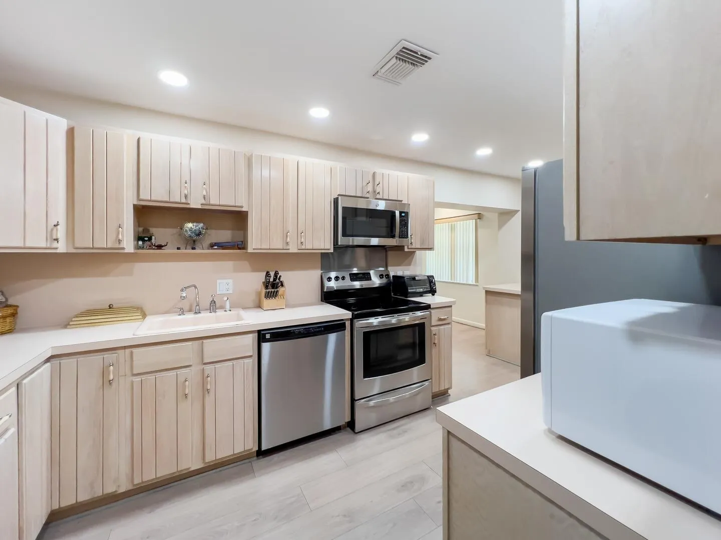 37 Stratford Lane, #C