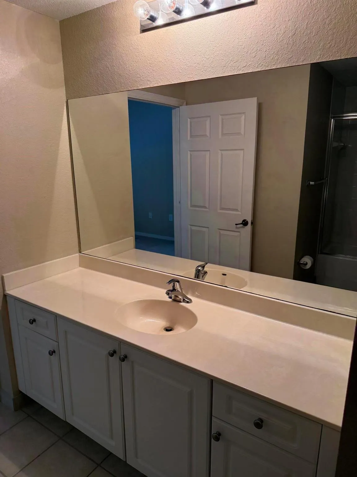 2806 Veronia Drive, #114