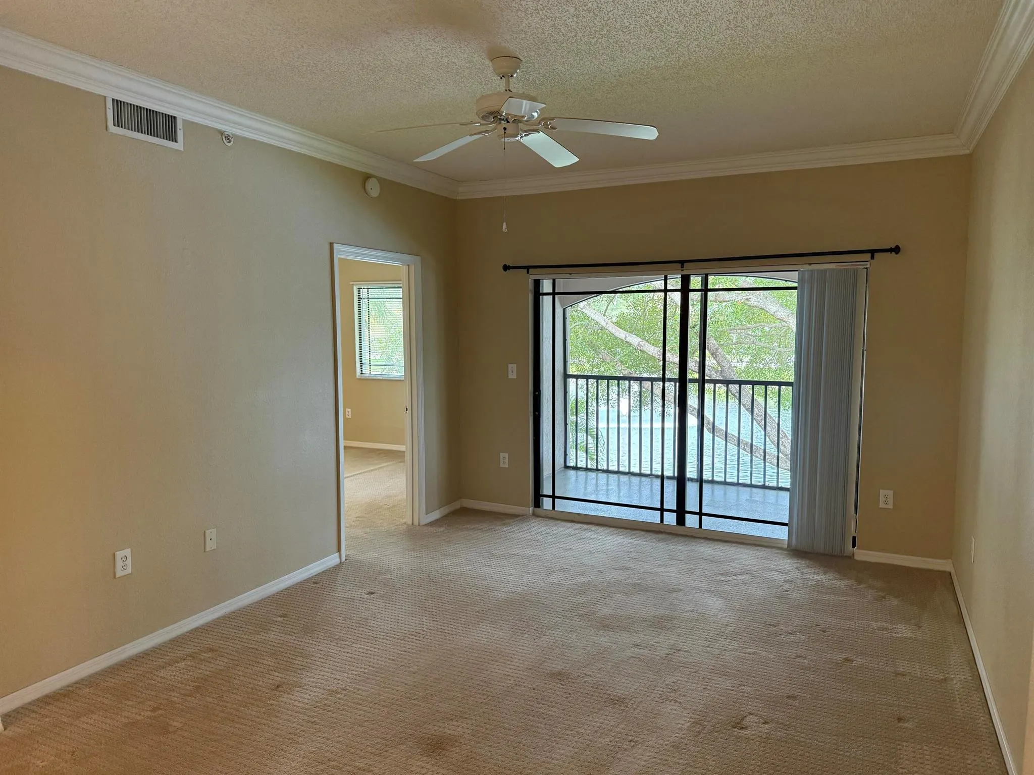 2806 Veronia Drive, #114