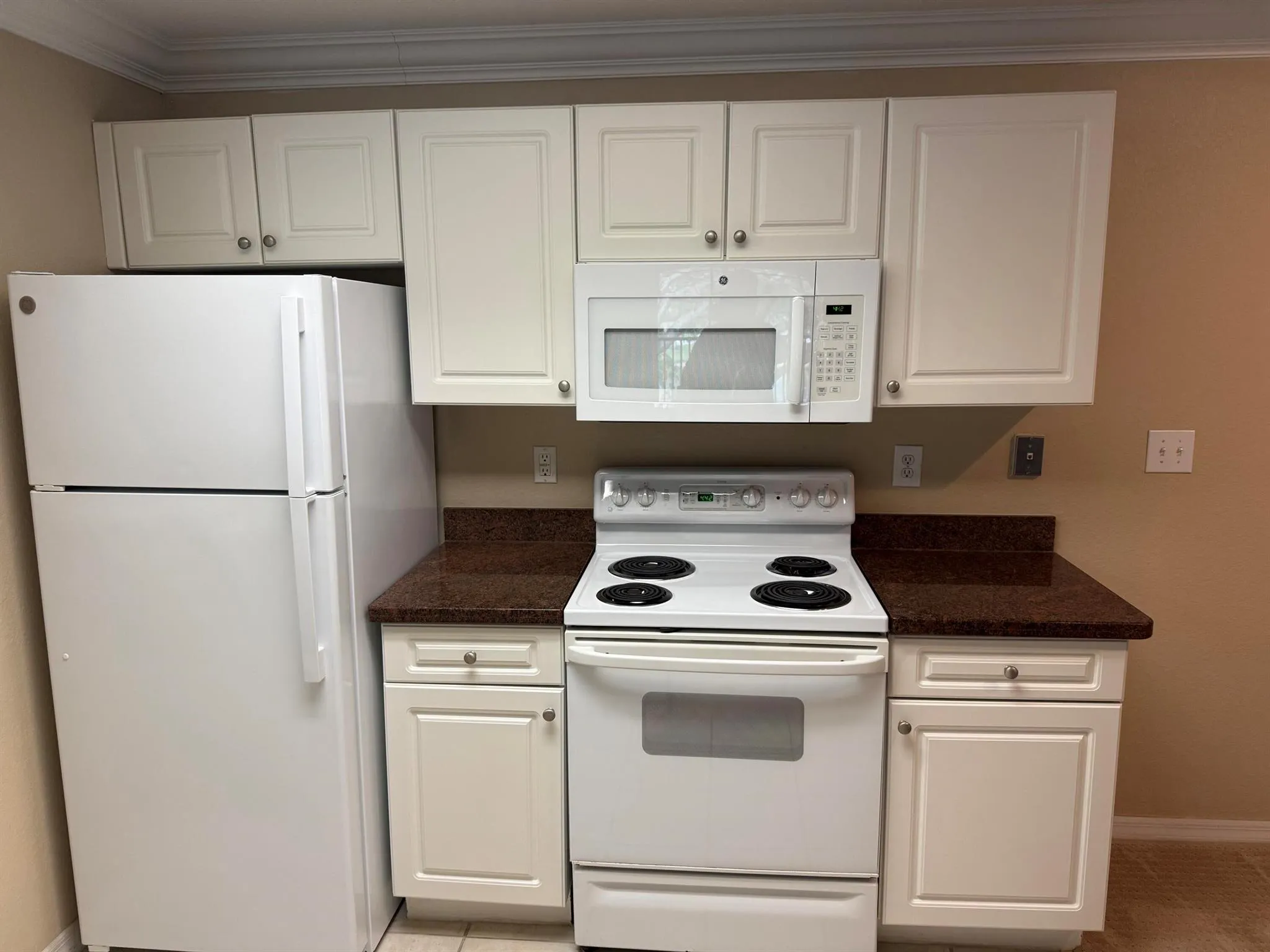 2806 Veronia Drive, #114