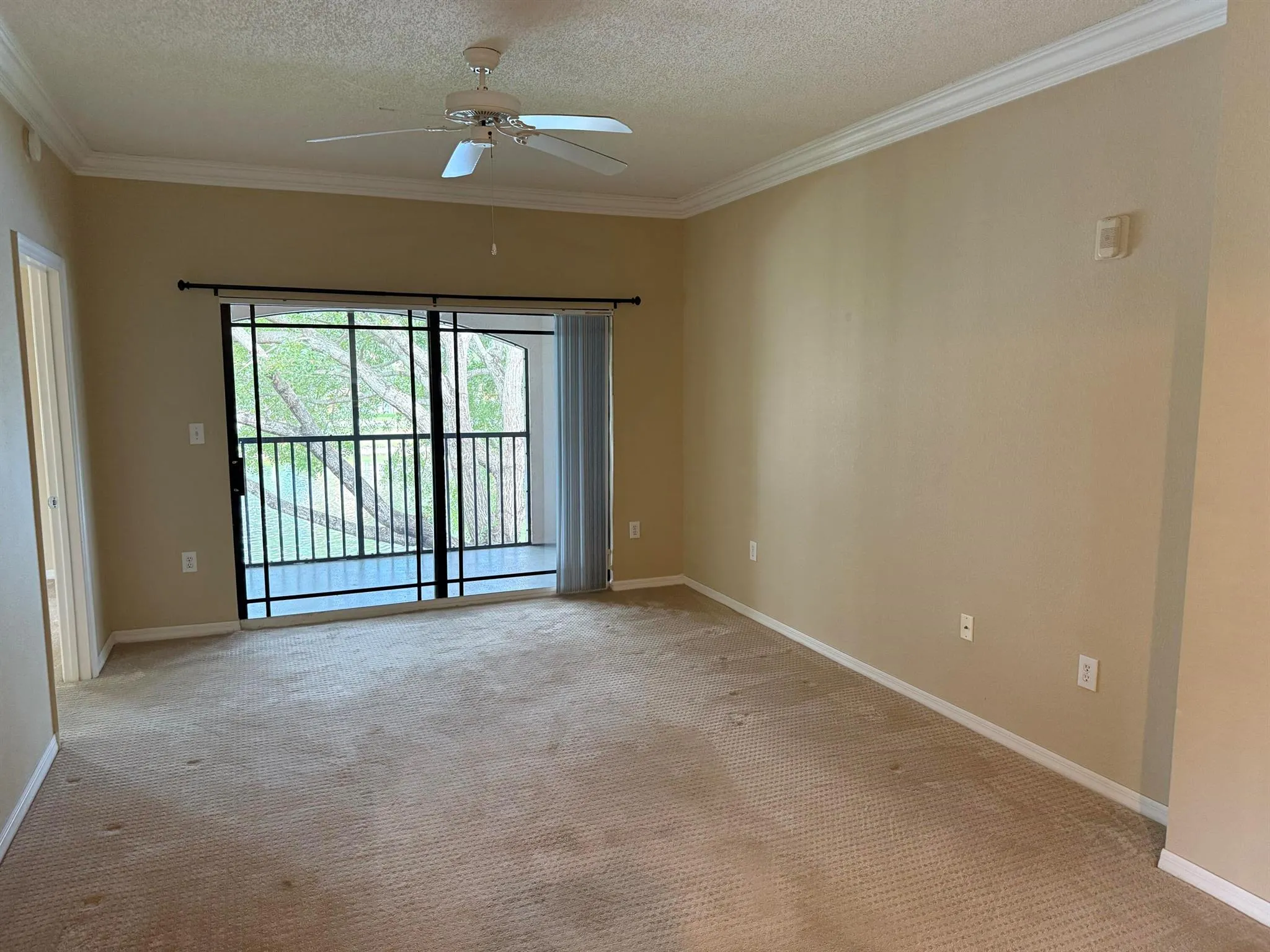 2806 Veronia Drive, #114