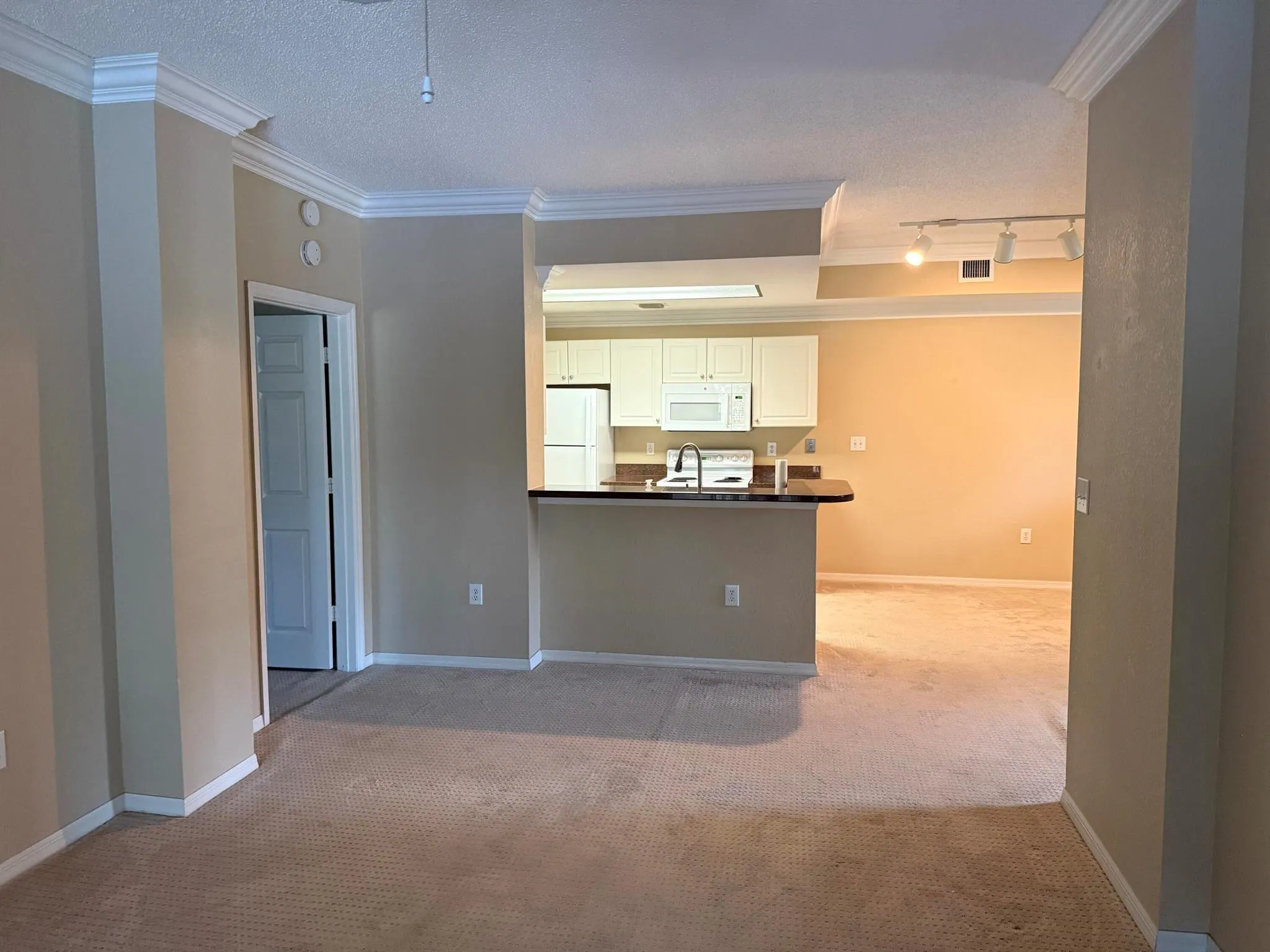 2806 Veronia Drive, #114