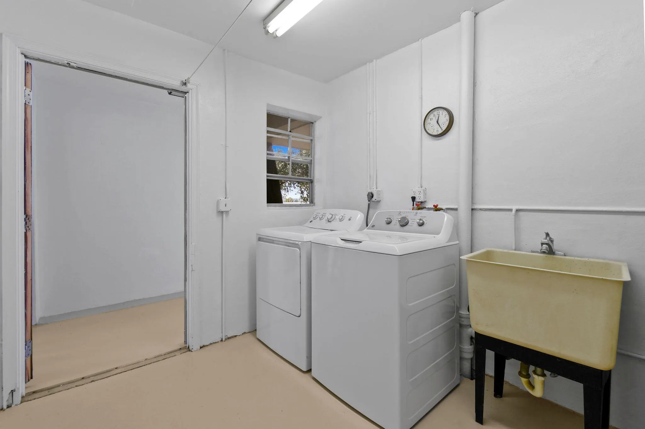 10040 Meridian Way N, #206