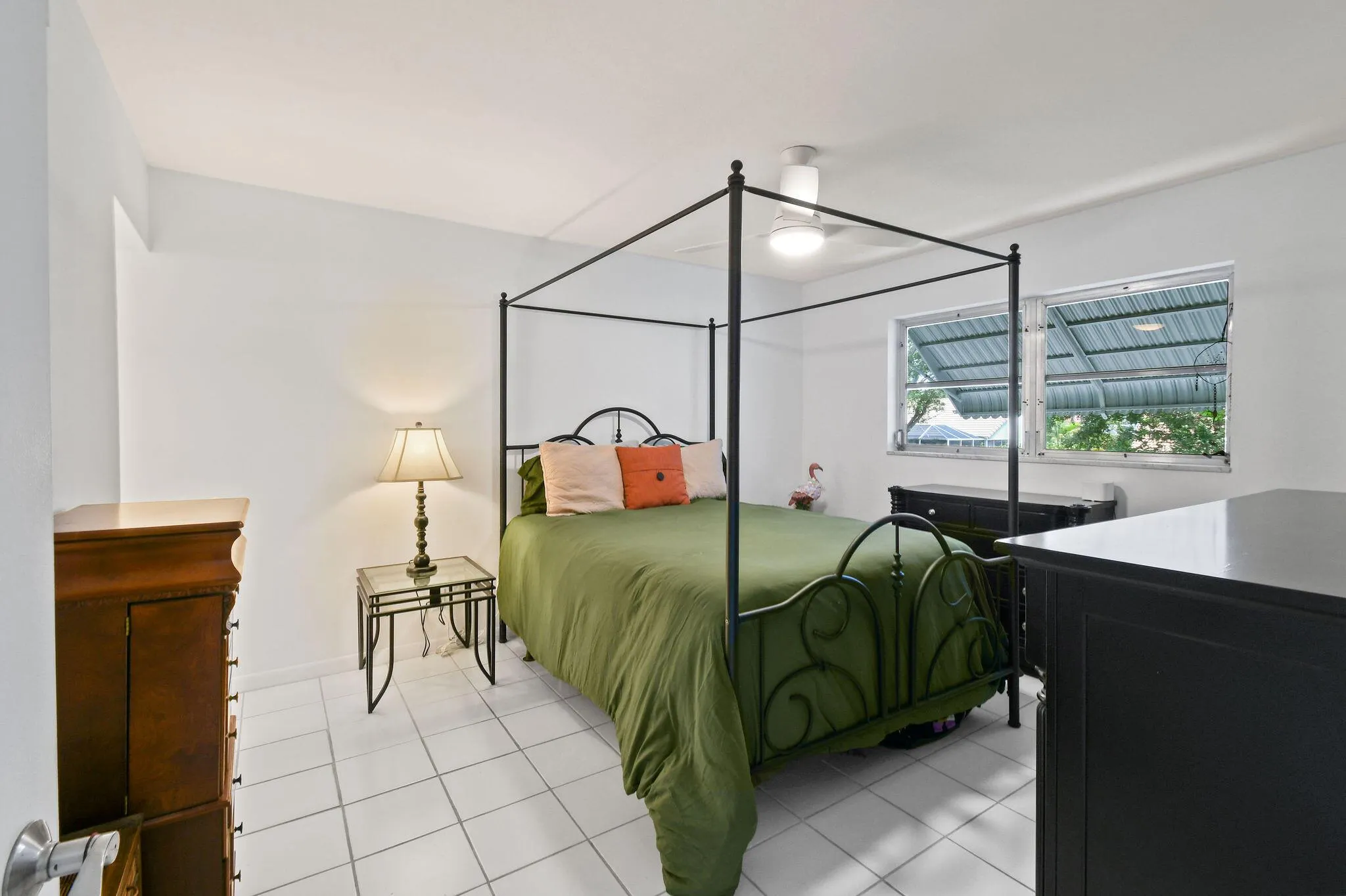 10040 Meridian Way N, #206