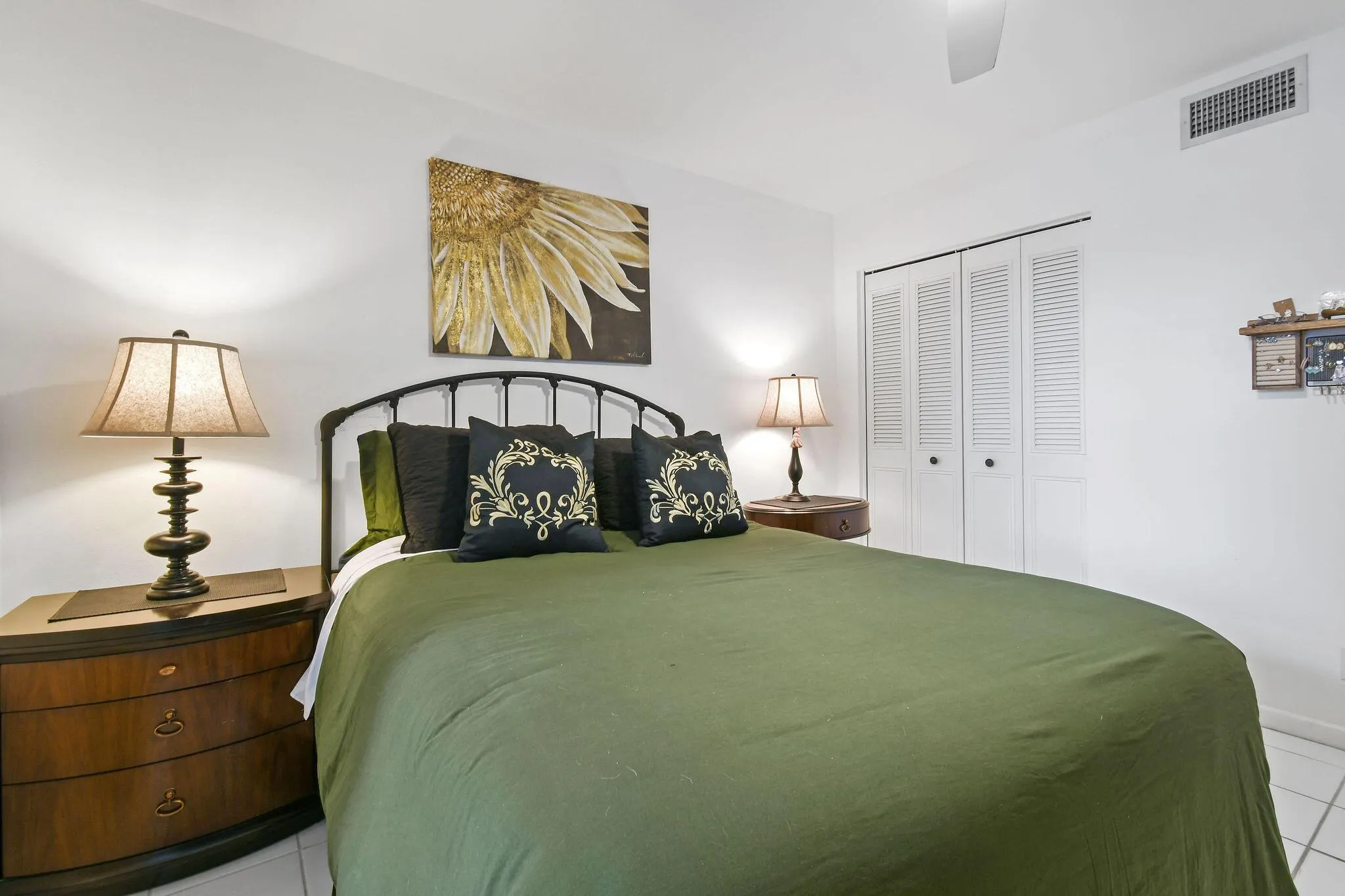 10040 Meridian Way N, #206
