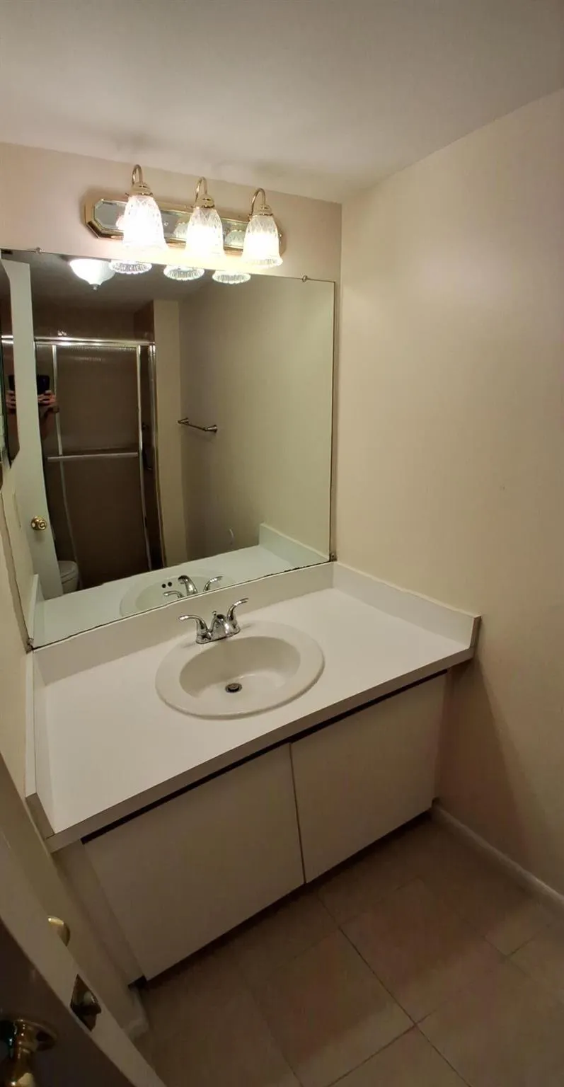 61 SW South River 105 Drive, #105