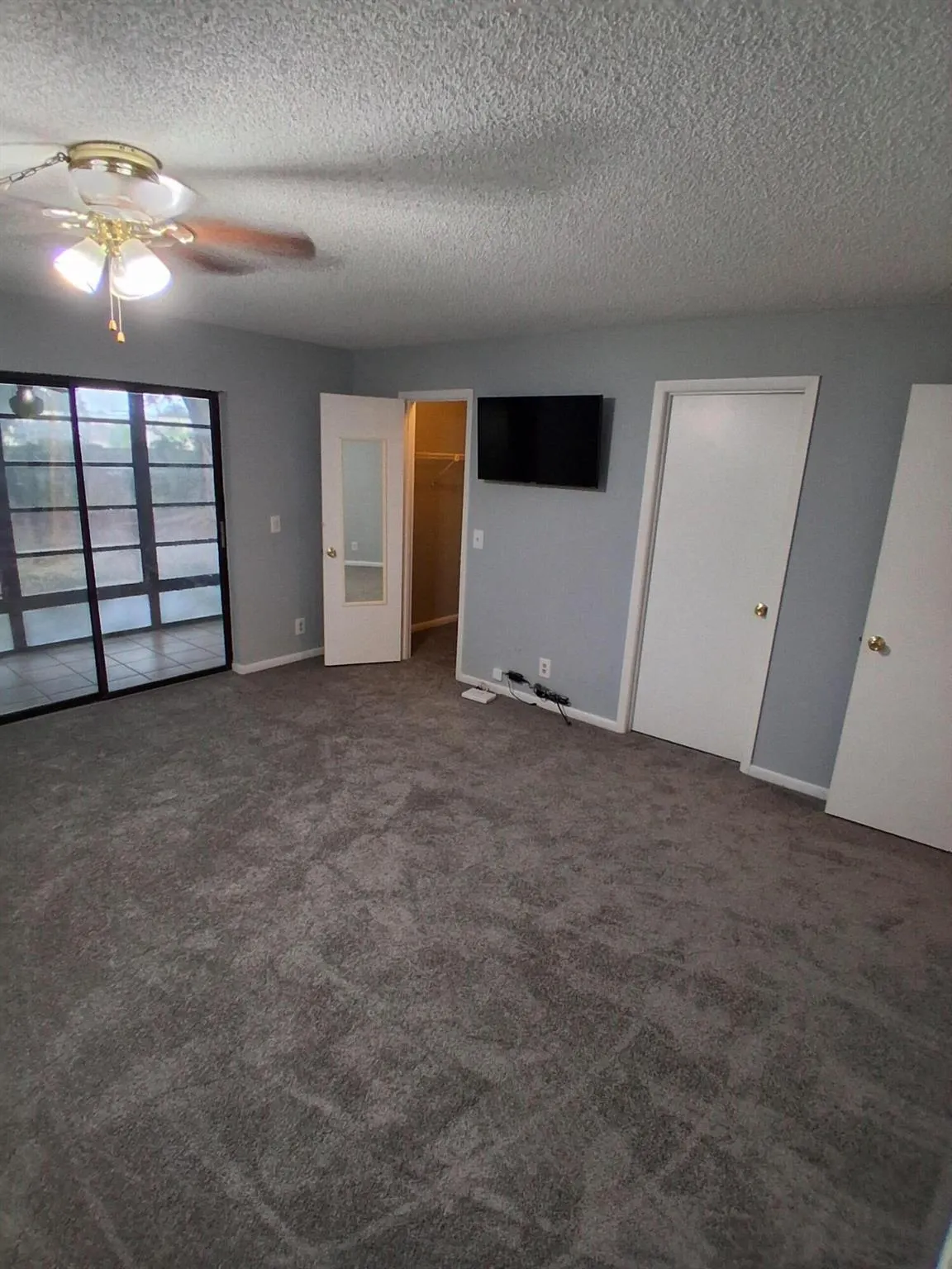 61 SW South River 105 Drive, #105