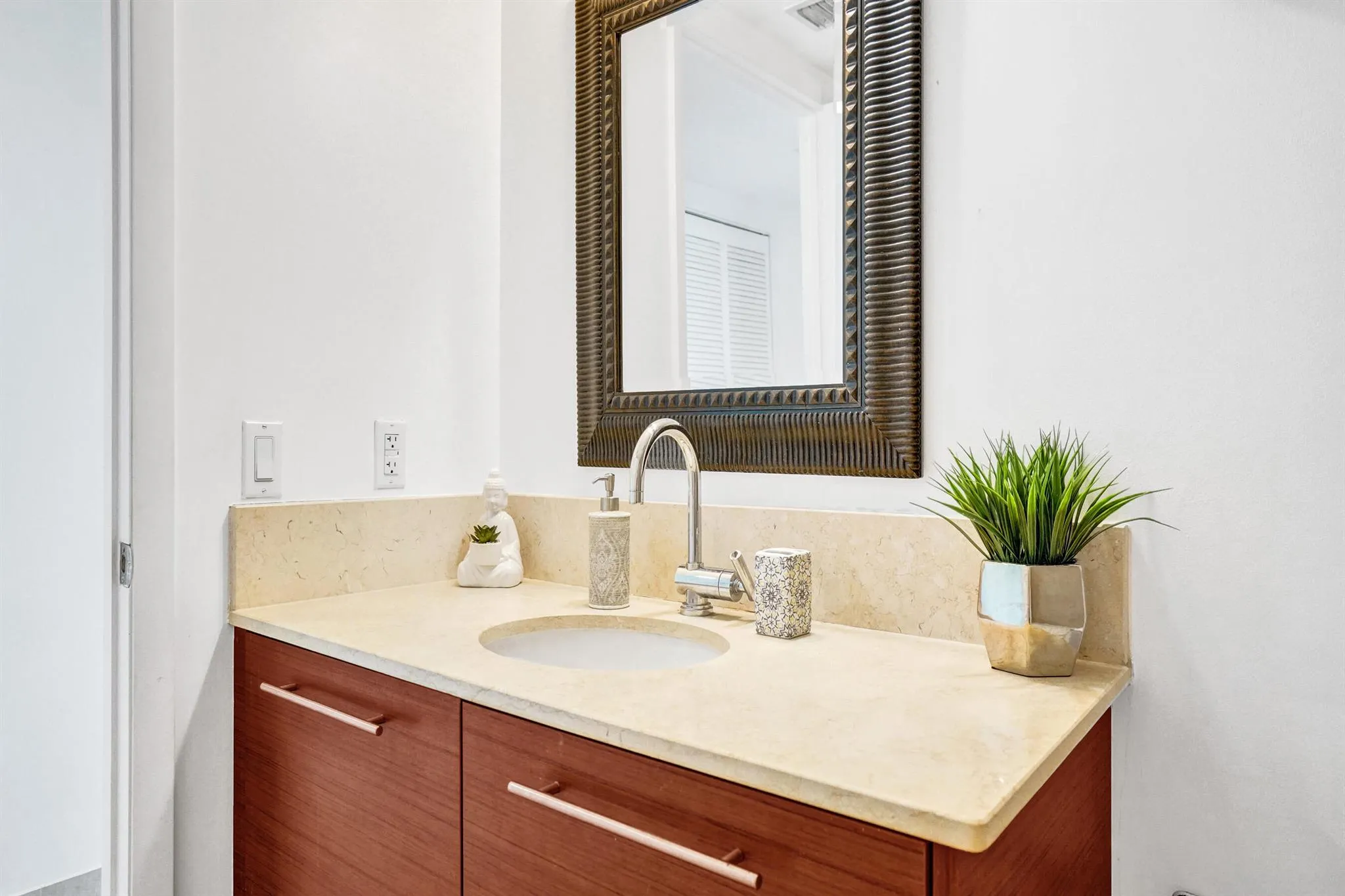 2641 N Flamingo Rd, #2105n