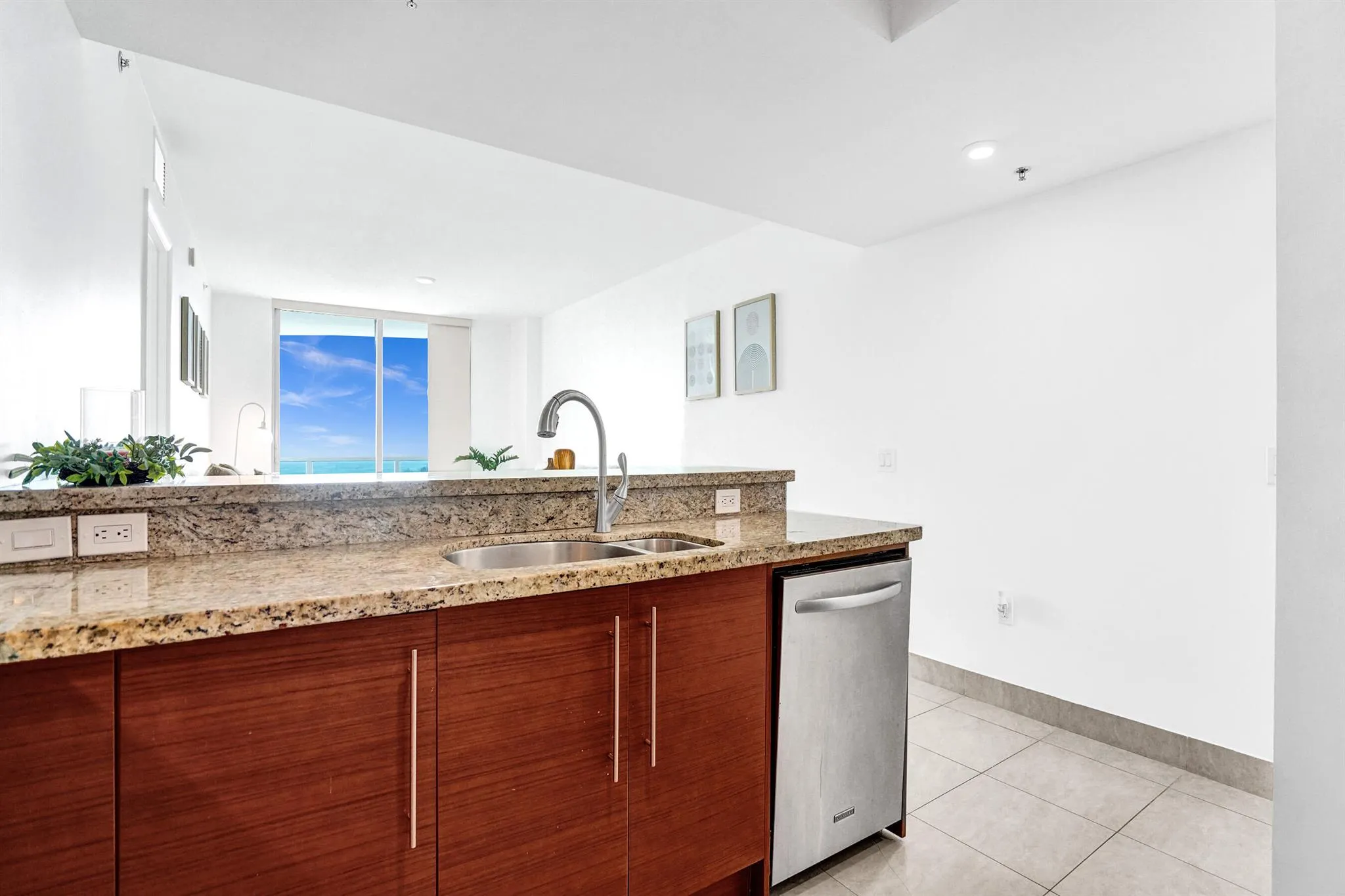 2641 N Flamingo Rd, #2105n