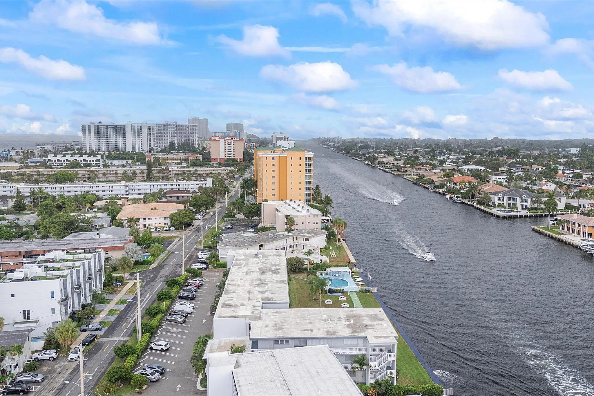 1001 N Riverside Drive, #104
