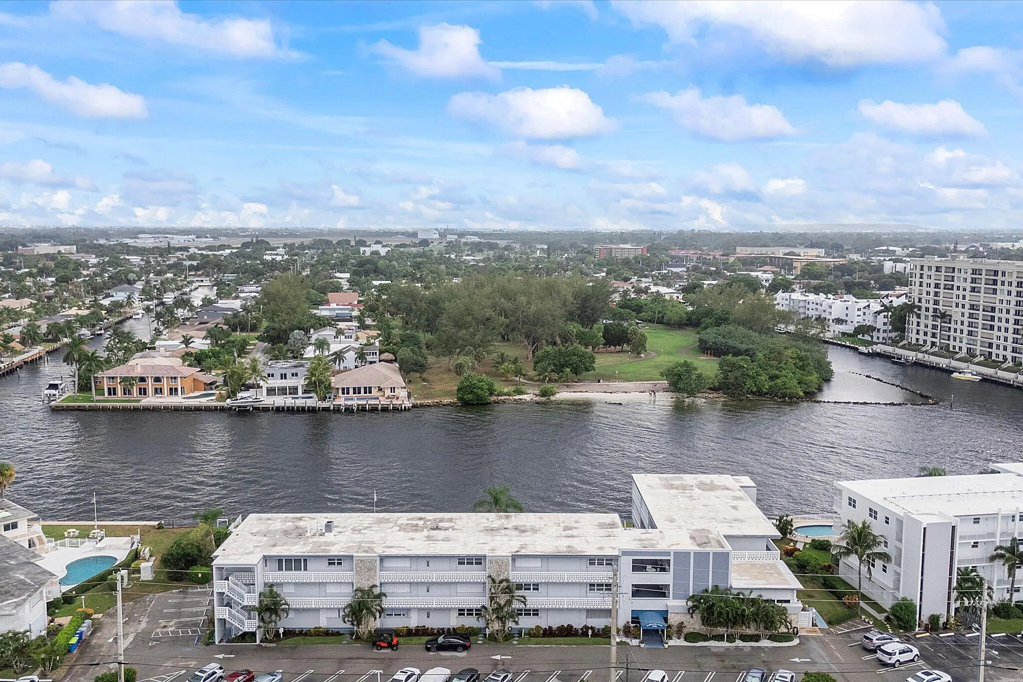 1001 N Riverside Drive, #104