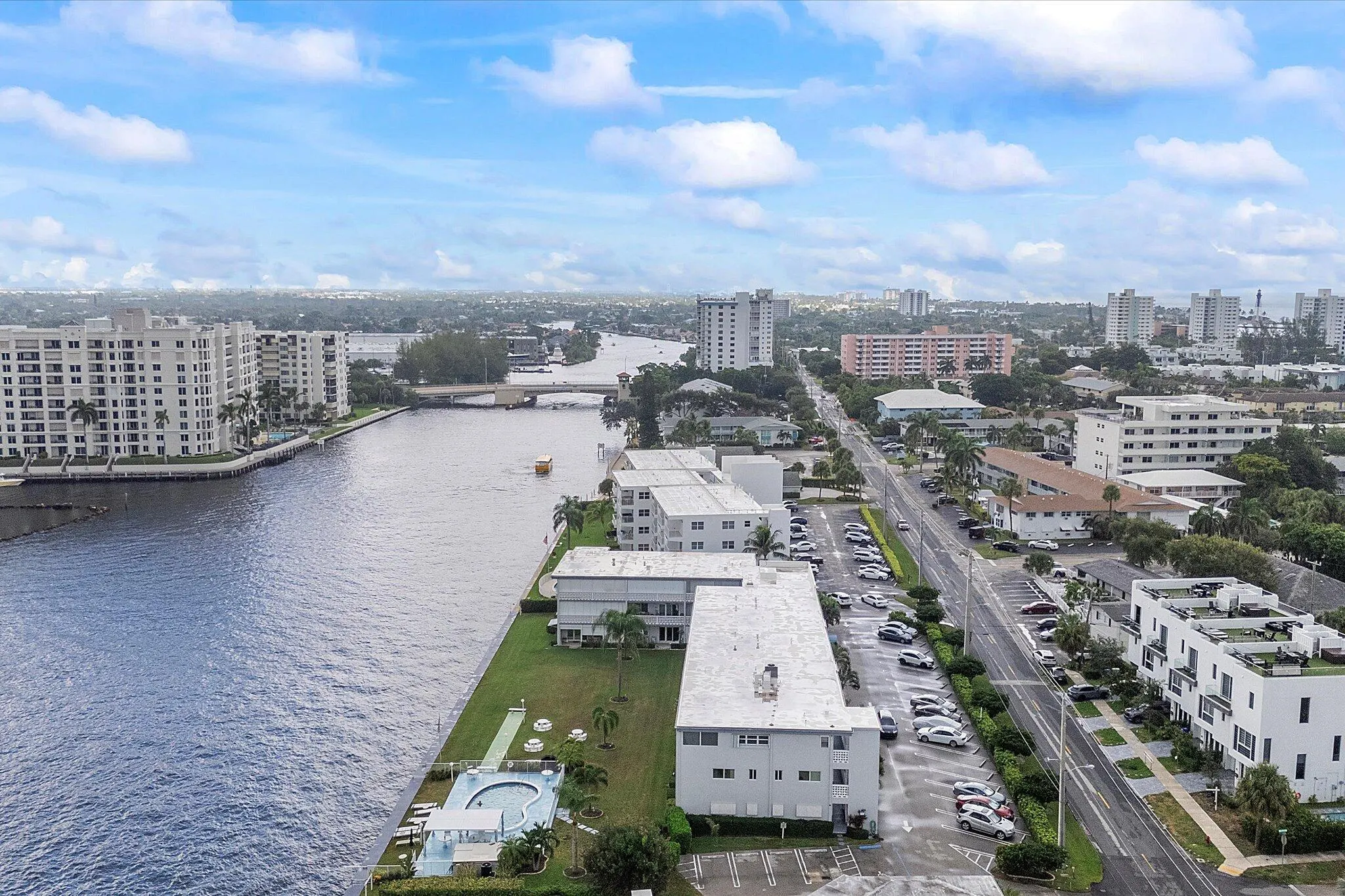 1001 N Riverside Drive, #104
