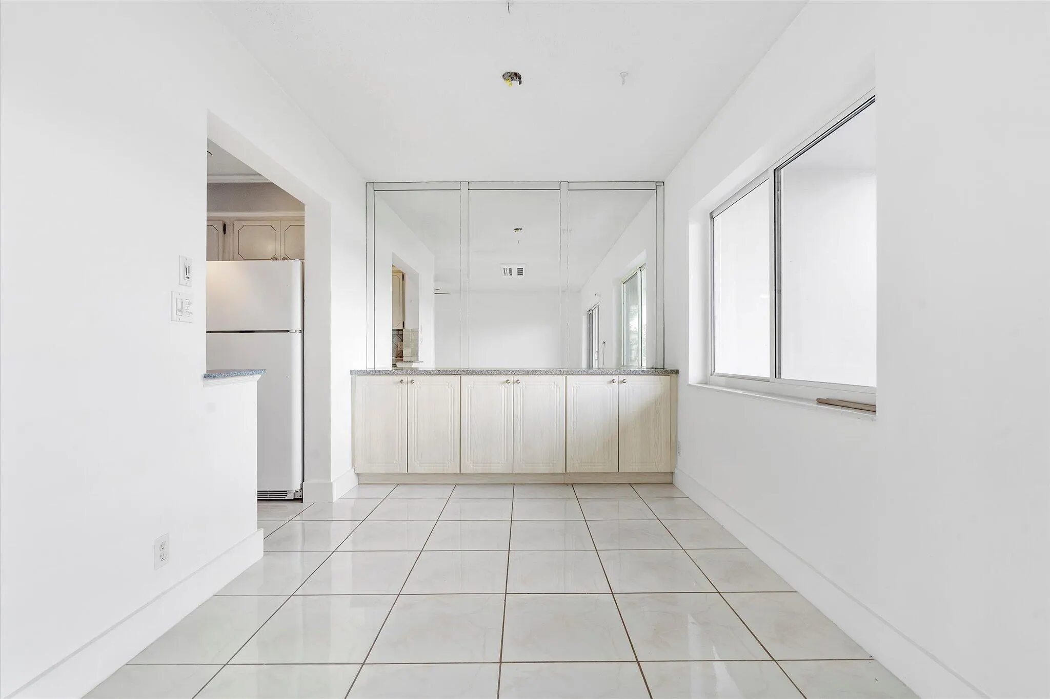 1001 N Riverside Drive, #104