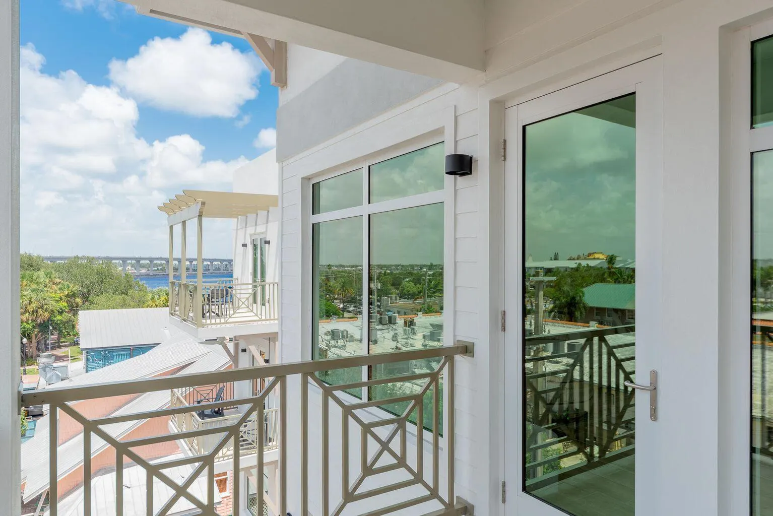 41 SW Seminole Street, #410