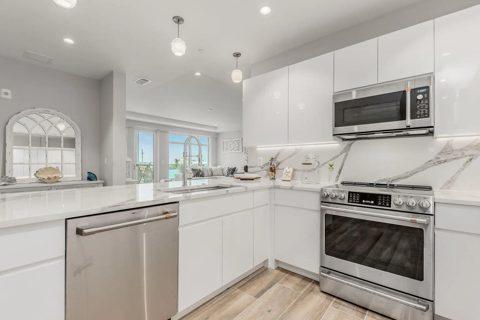 41 SW Seminole Street, #410