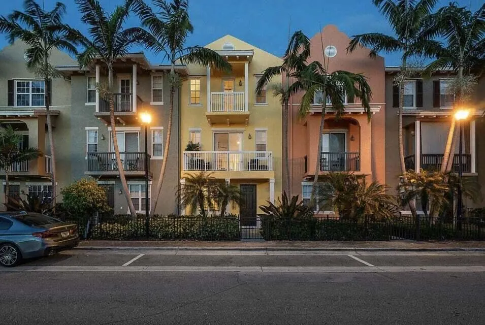 111 SW 2nd Avenue
