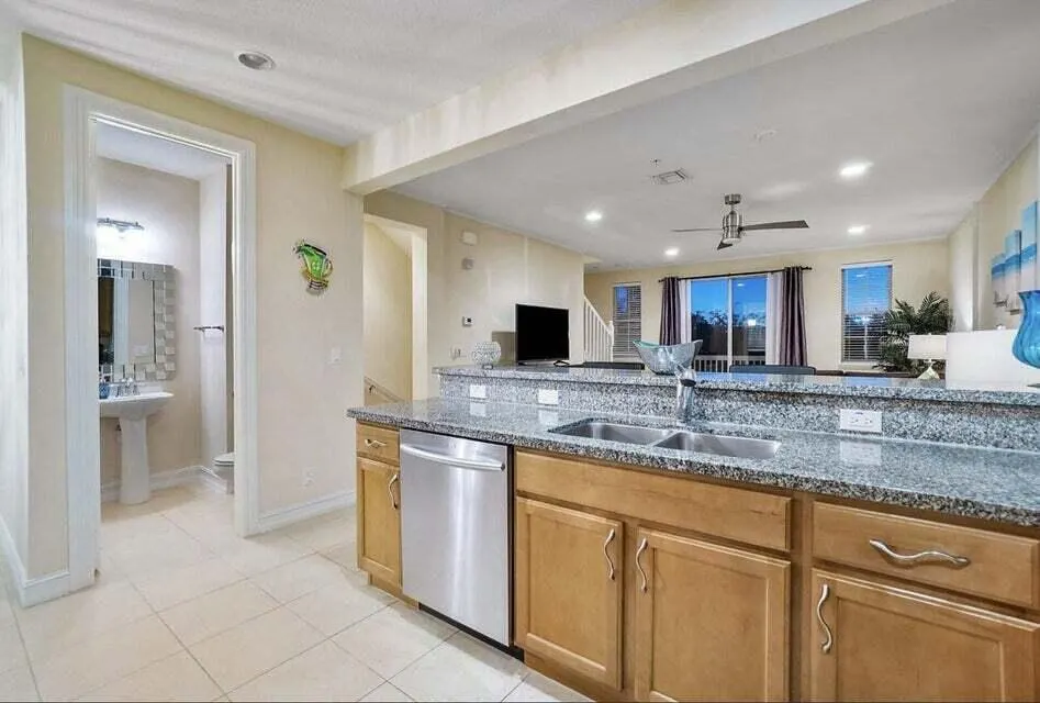 111 SW 2nd Avenue