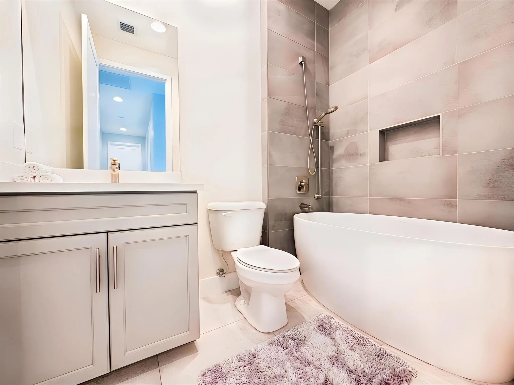 15377 Green River Court