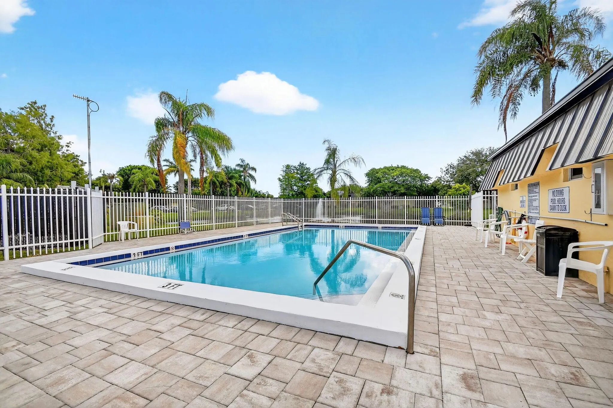 2494 Waterside Drive, #4c