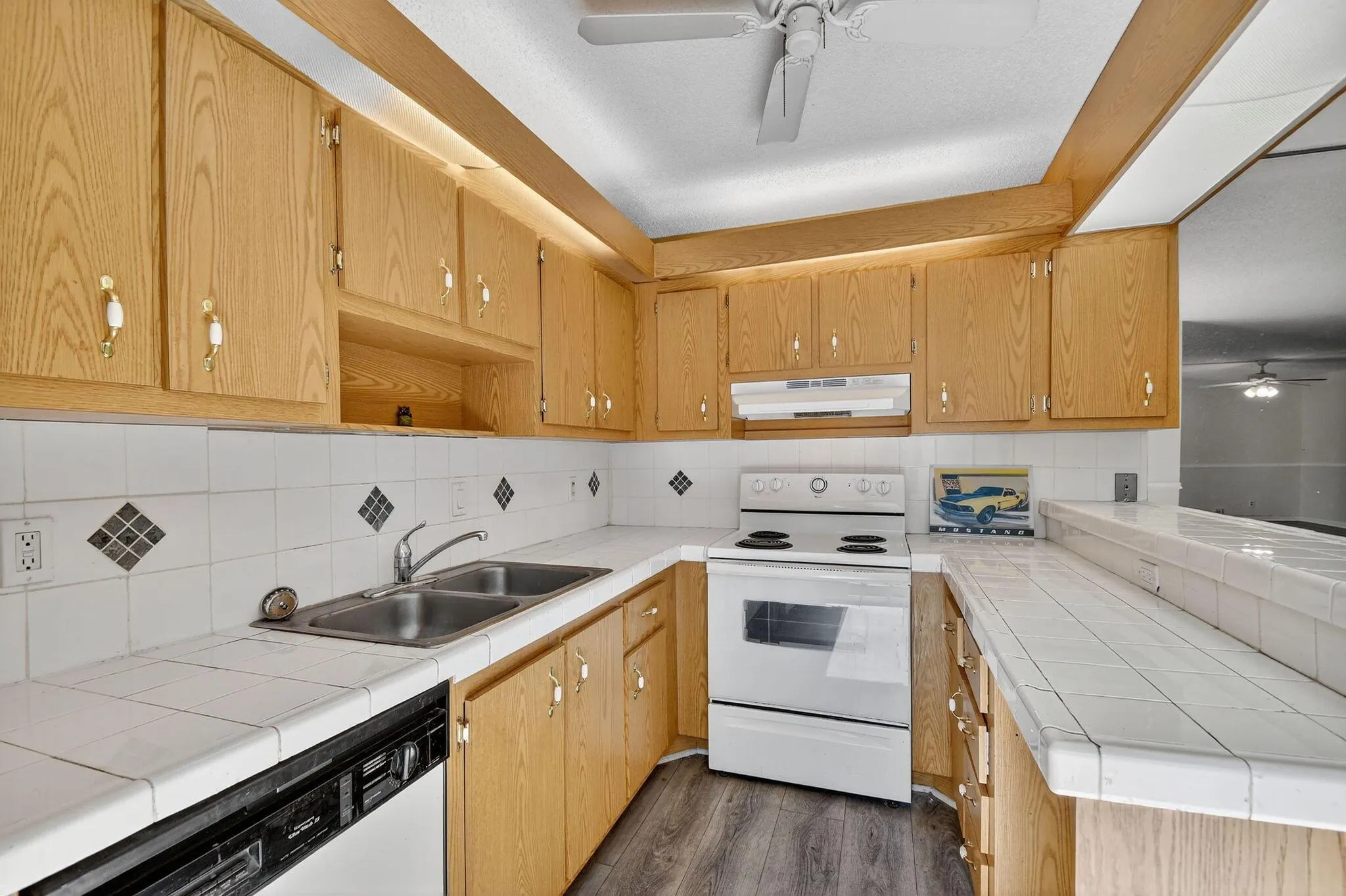 2494 Waterside Drive, #4c