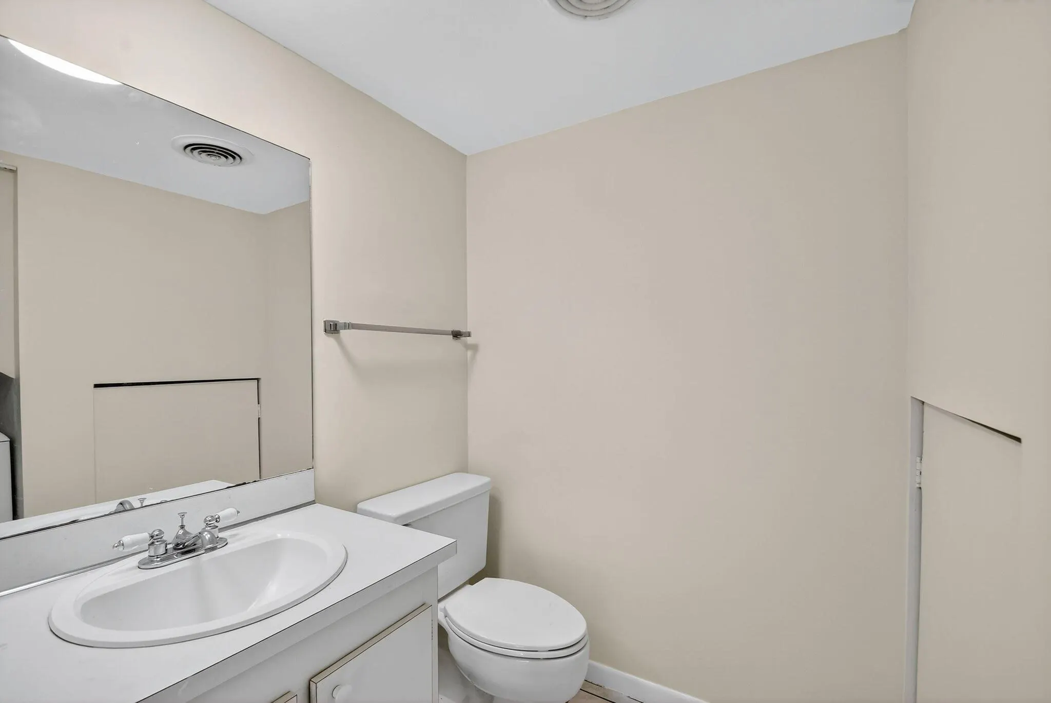 2494 Waterside Drive, #4c