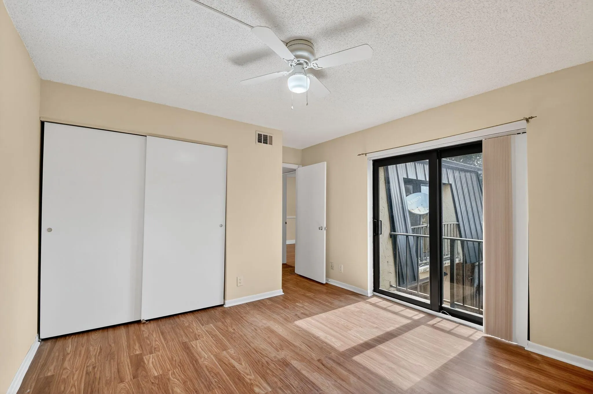 2494 Waterside Drive, #4c