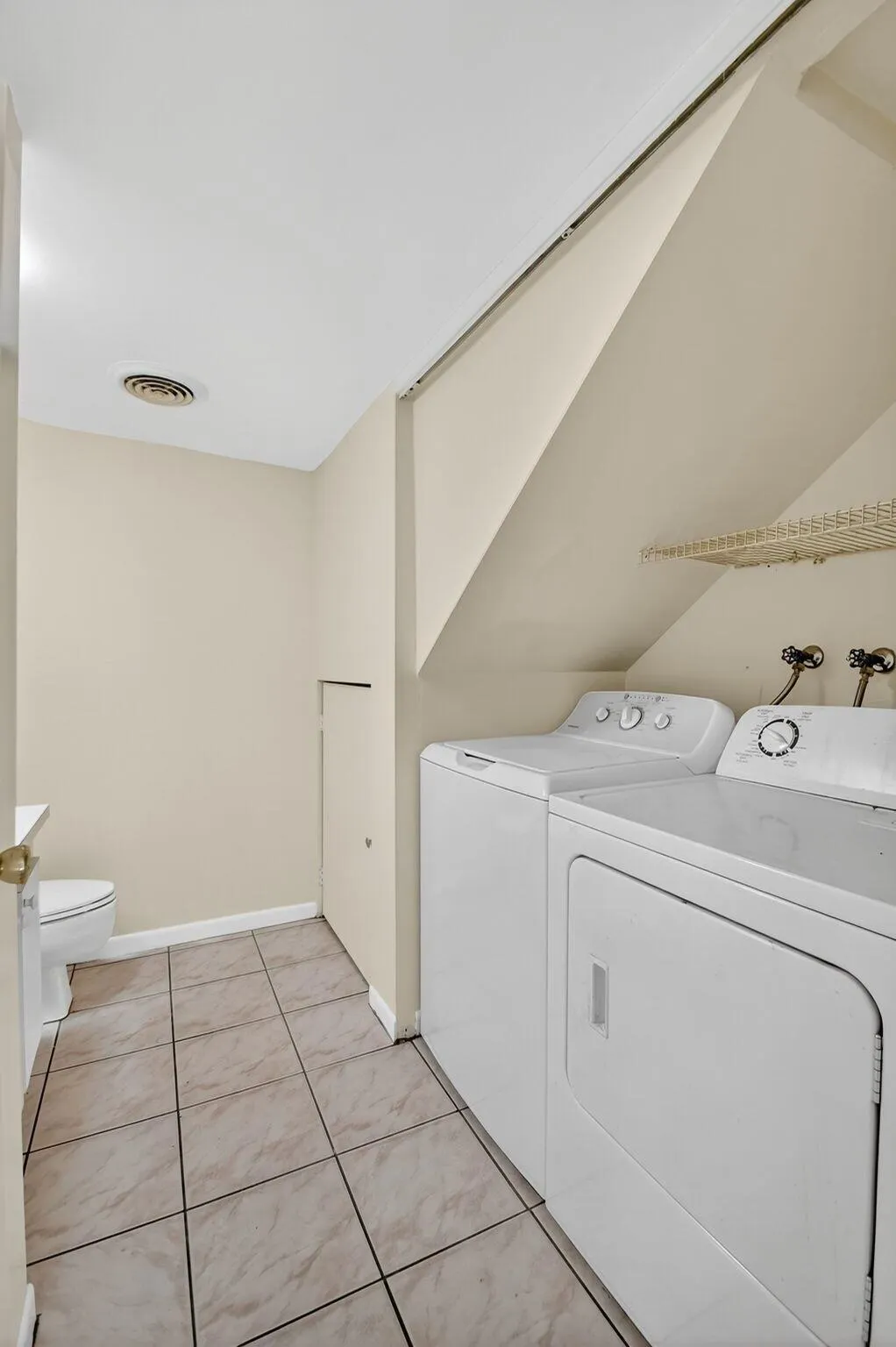 2494 Waterside Drive, #4c