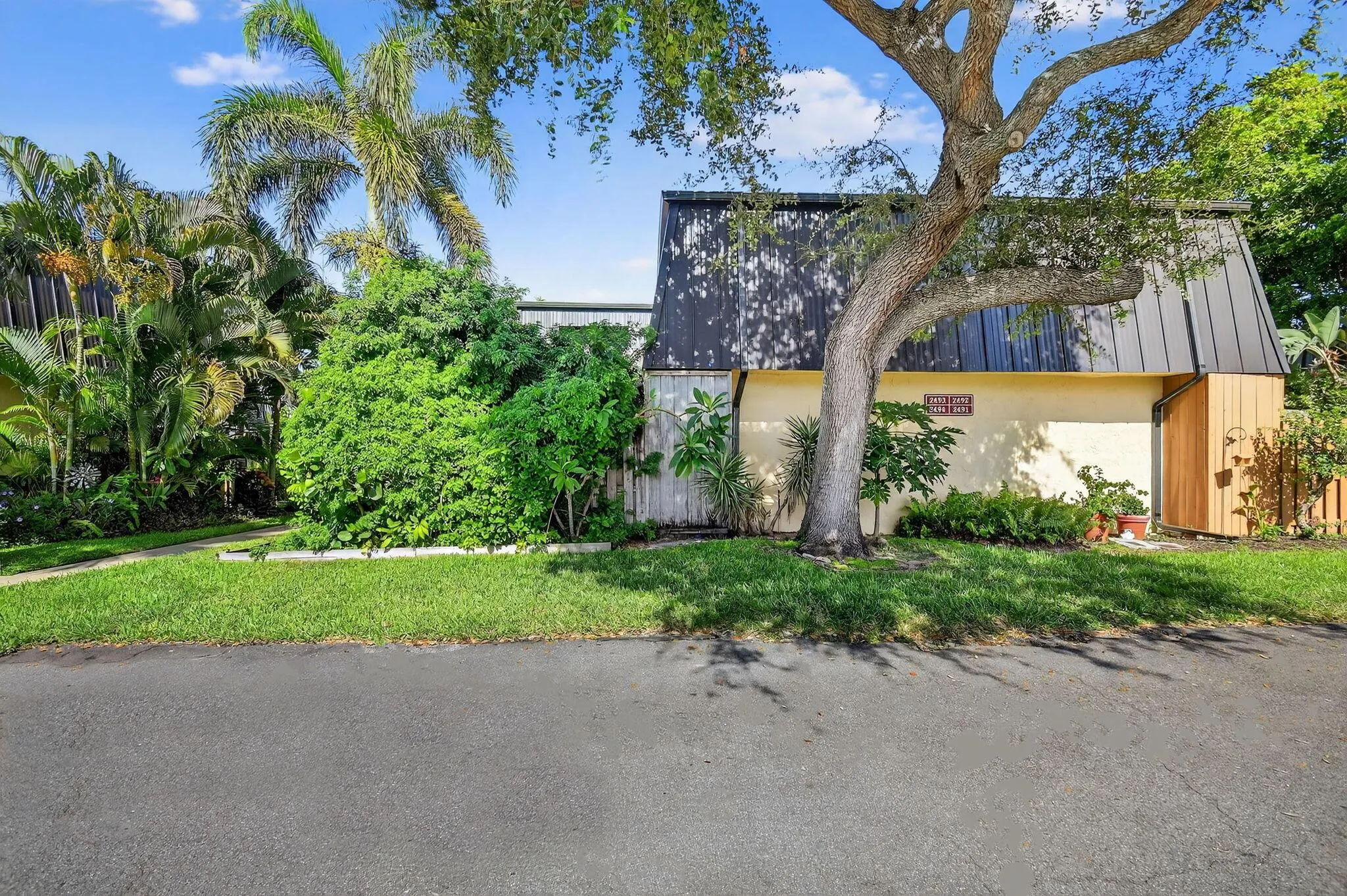 2494 Waterside Drive, #4c